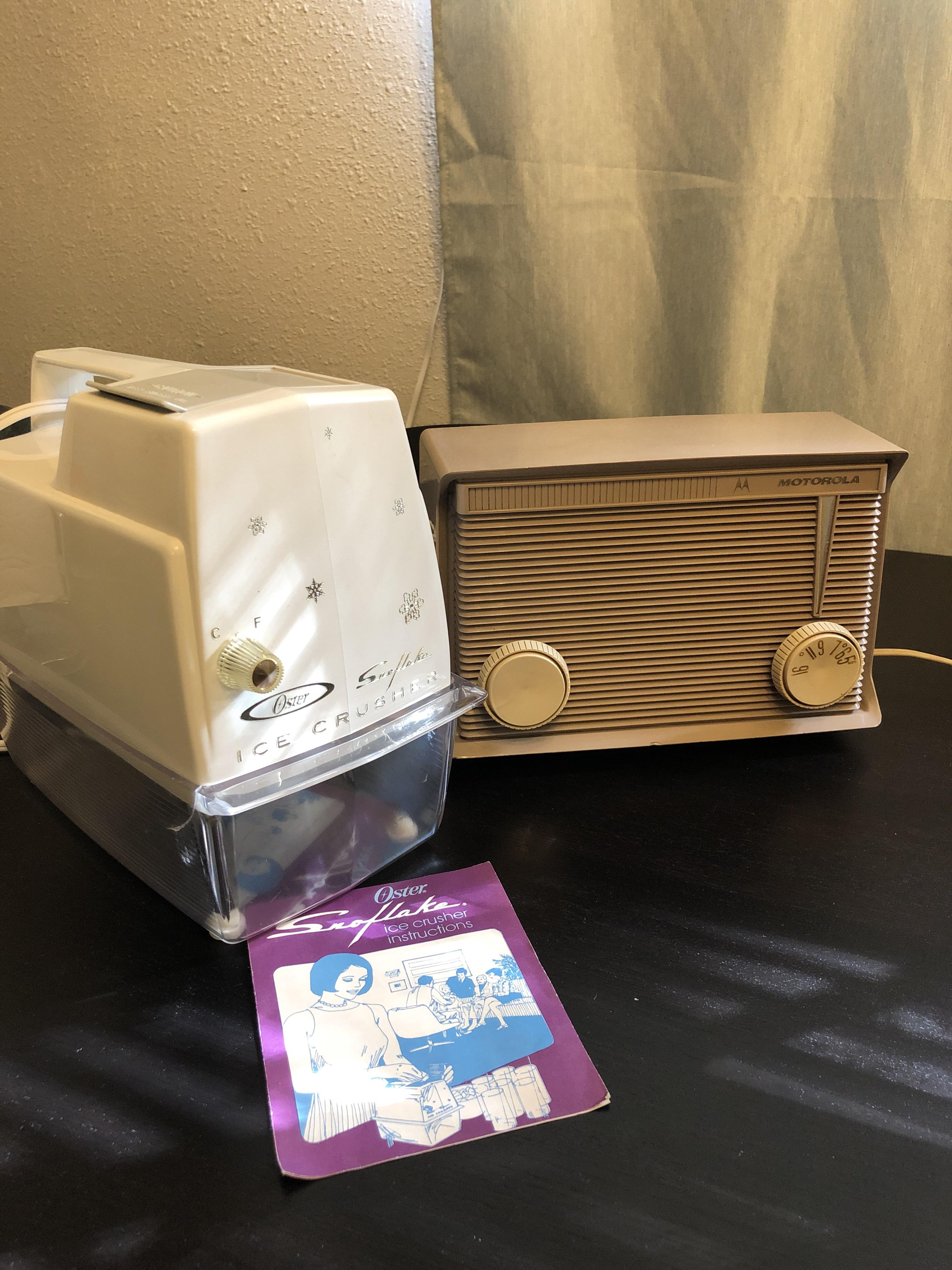 My first two finds. The tube radio still works! r/Mid_Century