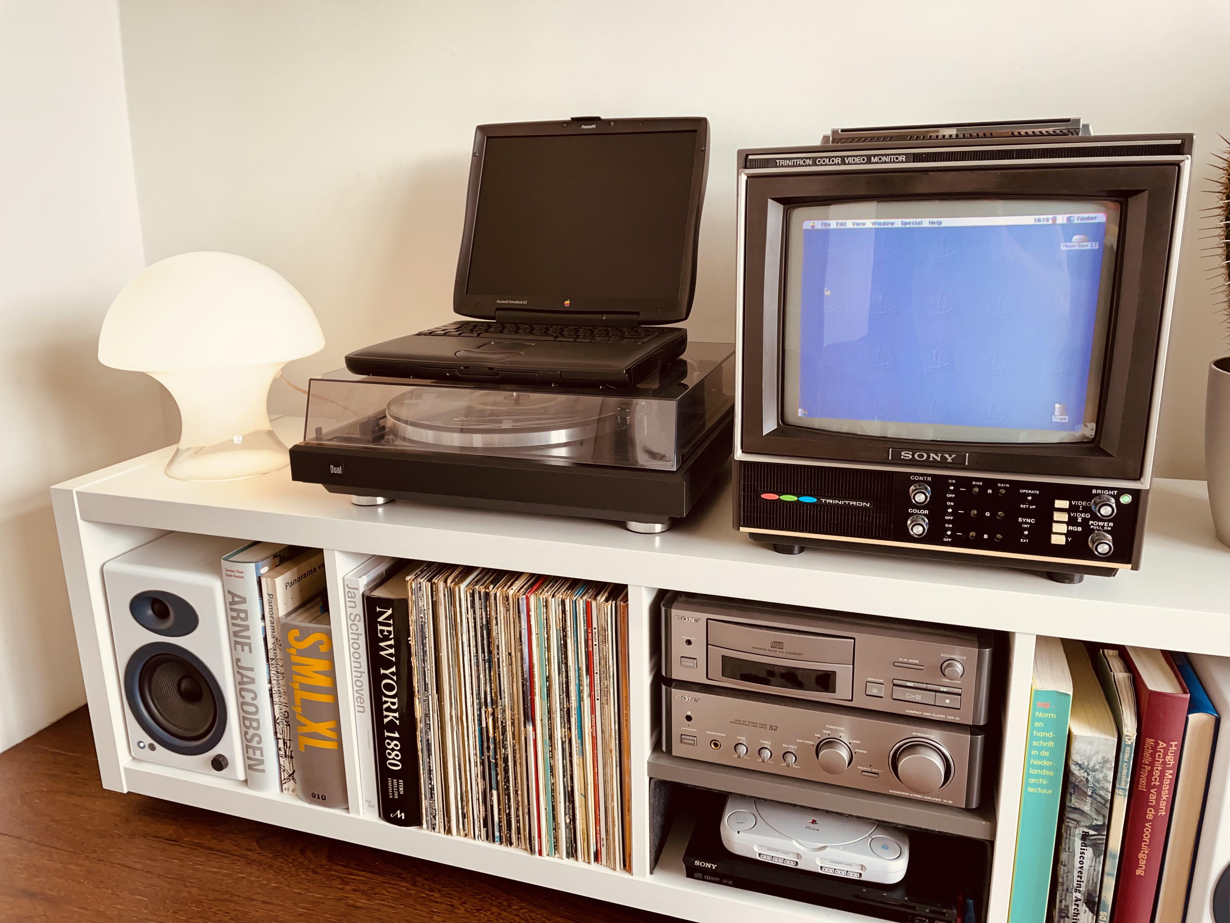 Testing second screen for home office. Not convinced yet. r/VintageApple