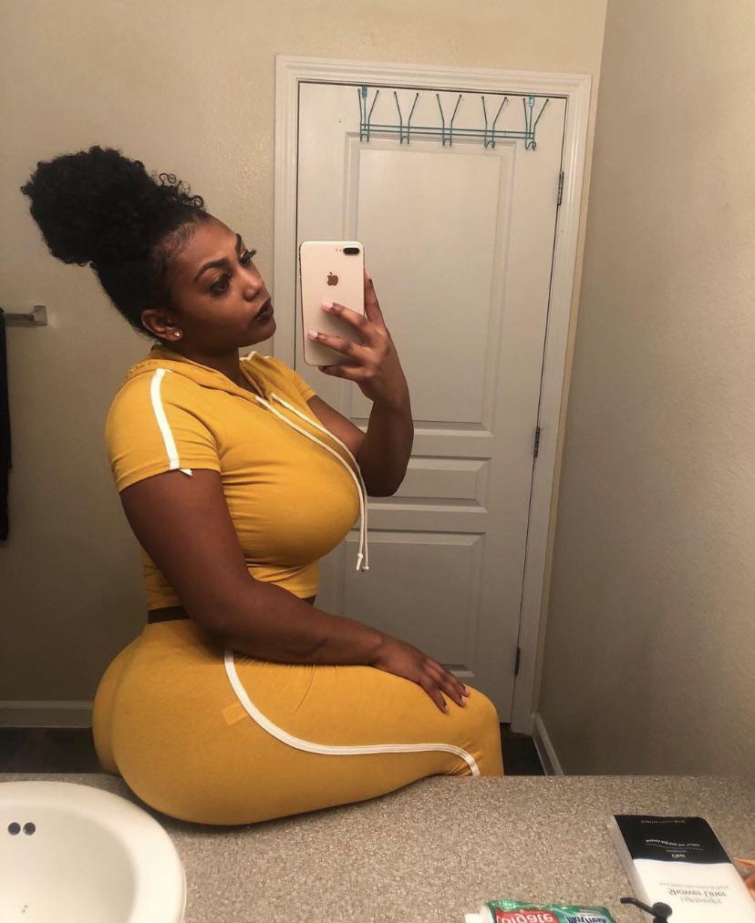 Kiera Nicole : 2busty2hide