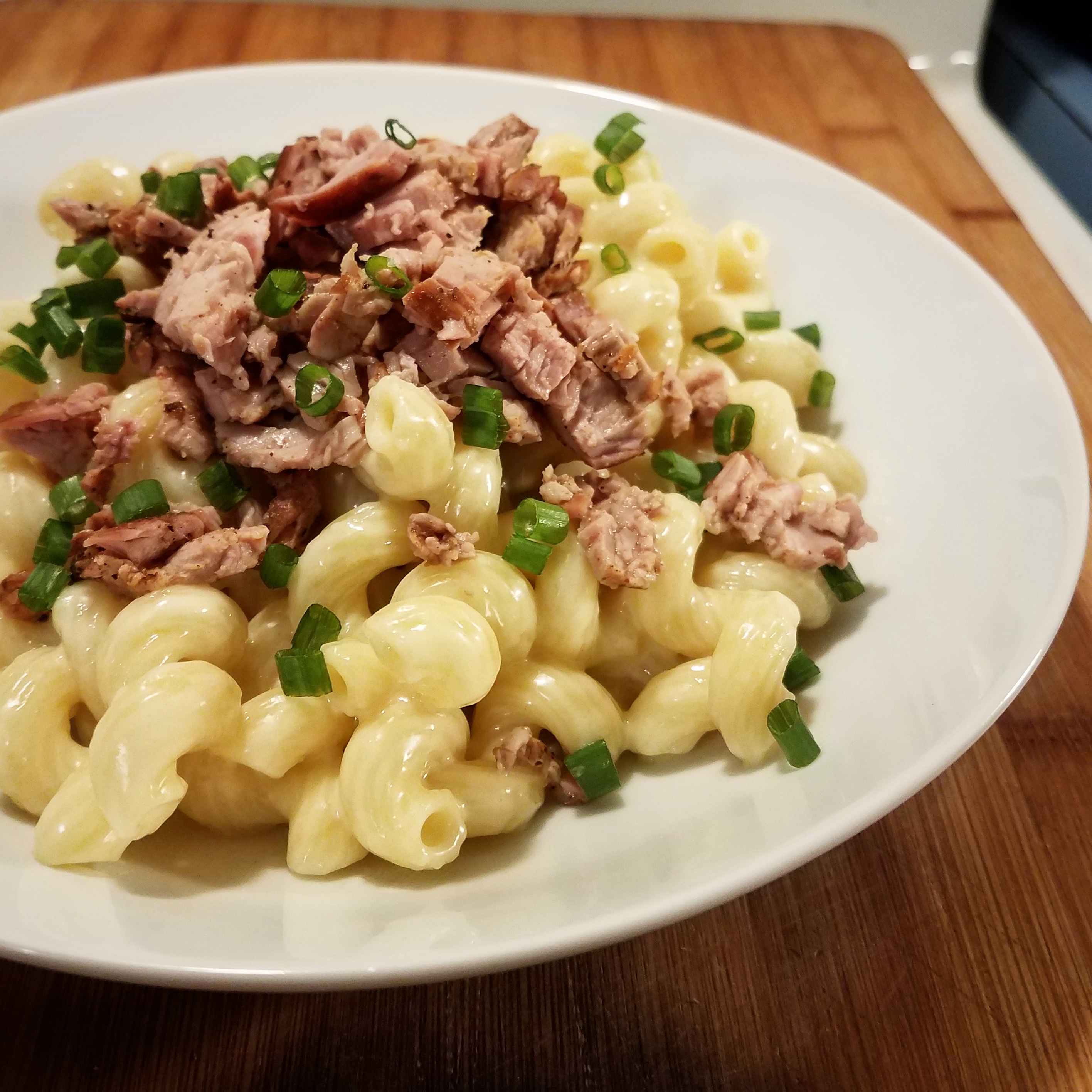 [Homemade]Cavatappi and Havarti Cheese Sauce with Smoked Pork