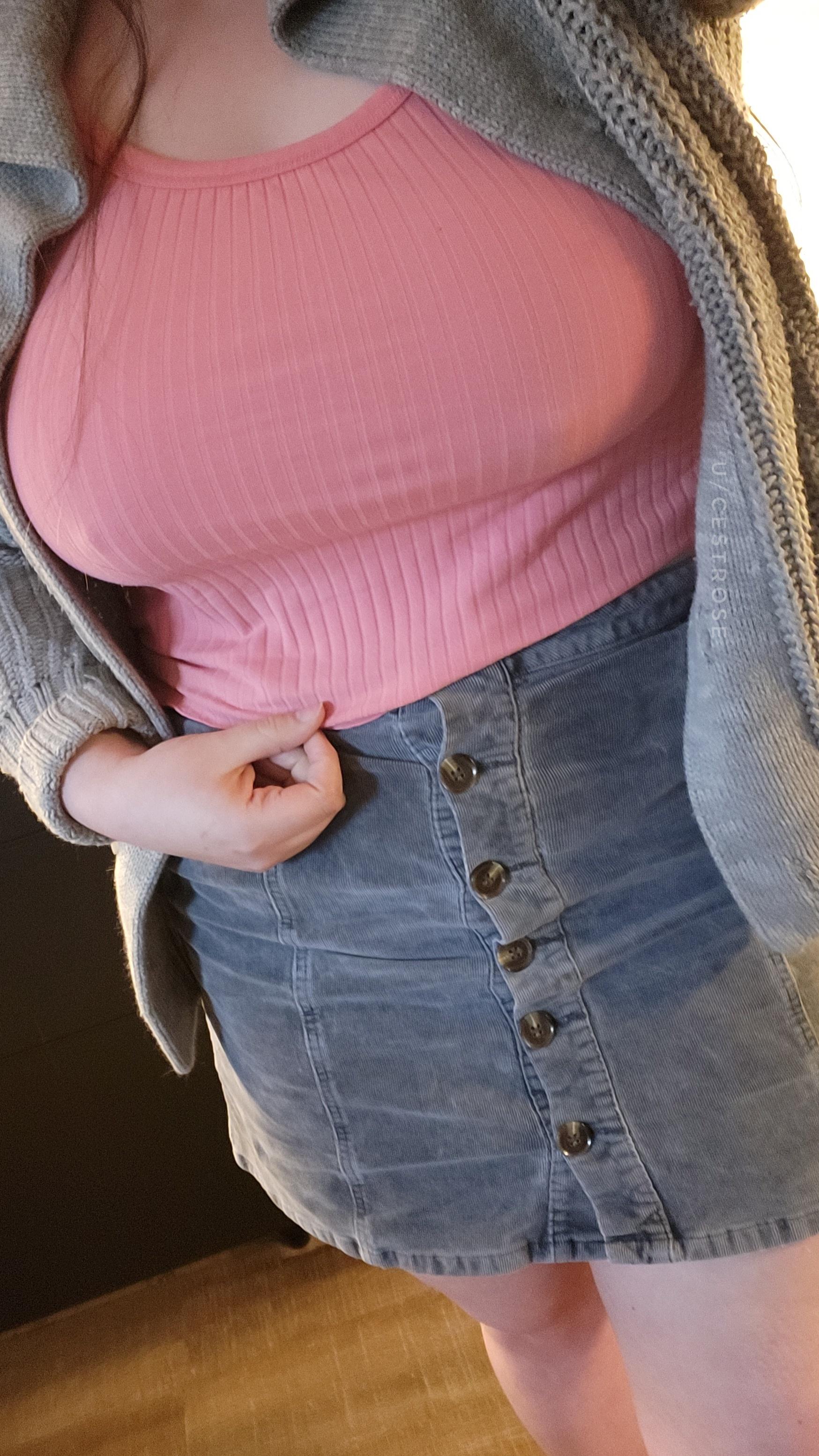 Loving the braless with a skirt combo : braless