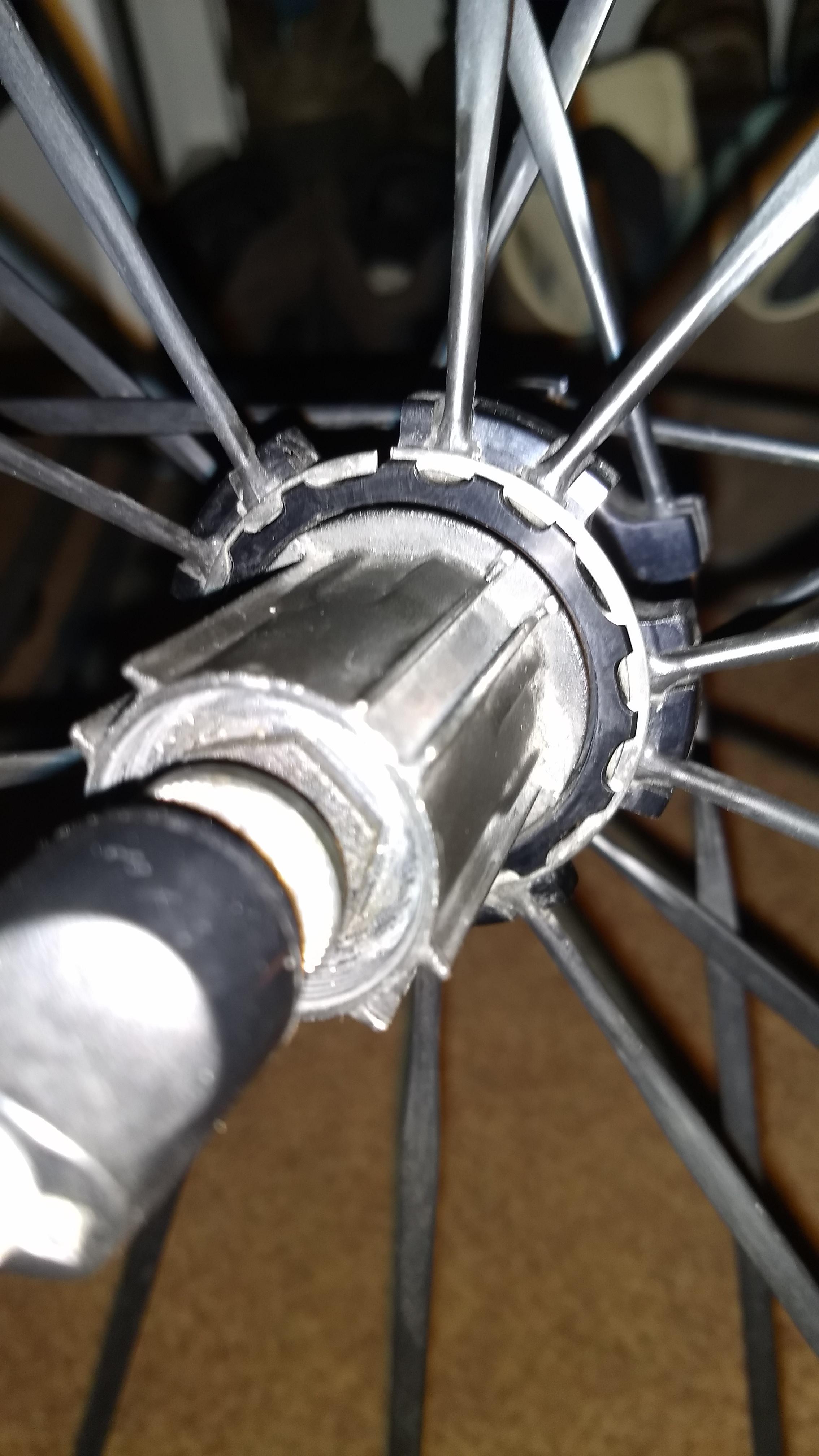 Cannot figure out what this freehub/freewheel is. Hopefully you guys