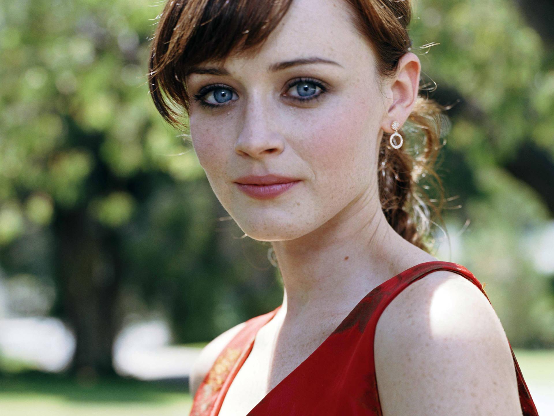 [No Spoilers] Alexis Bledel is an incredible actress. She plays her