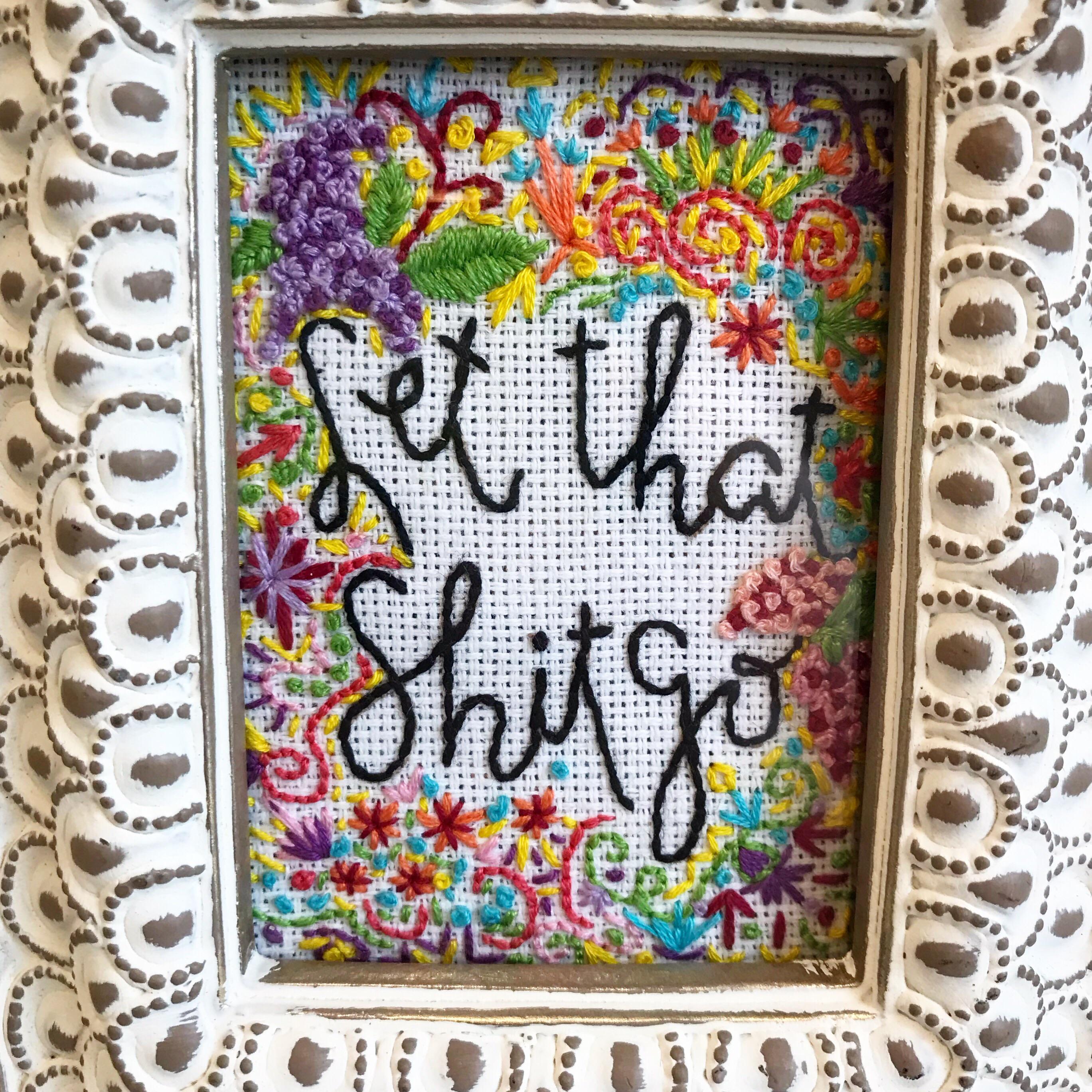 Pretty AND practical bathroom embroidery I made this weekend r/crafts