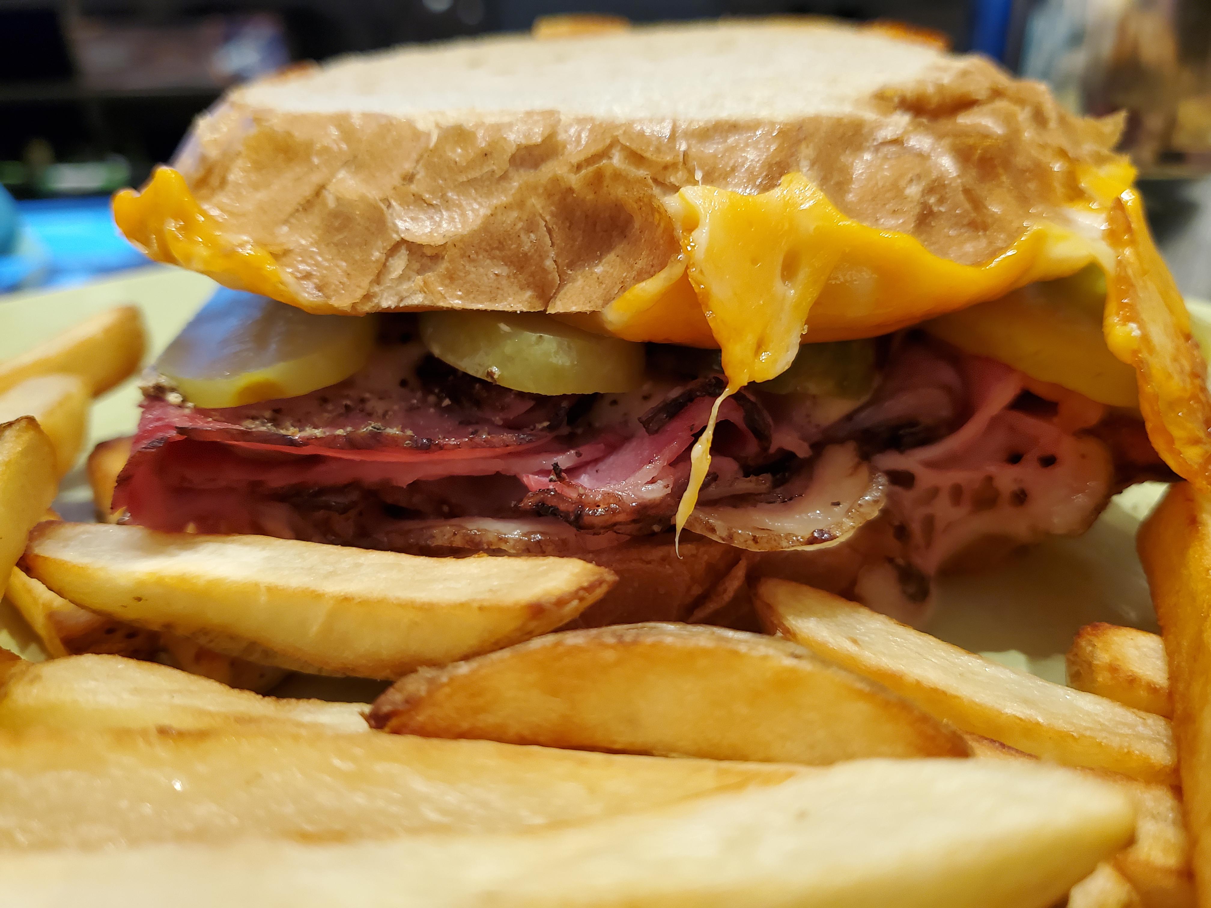 [Homemade] Montréal smoked meat sandwich r/food