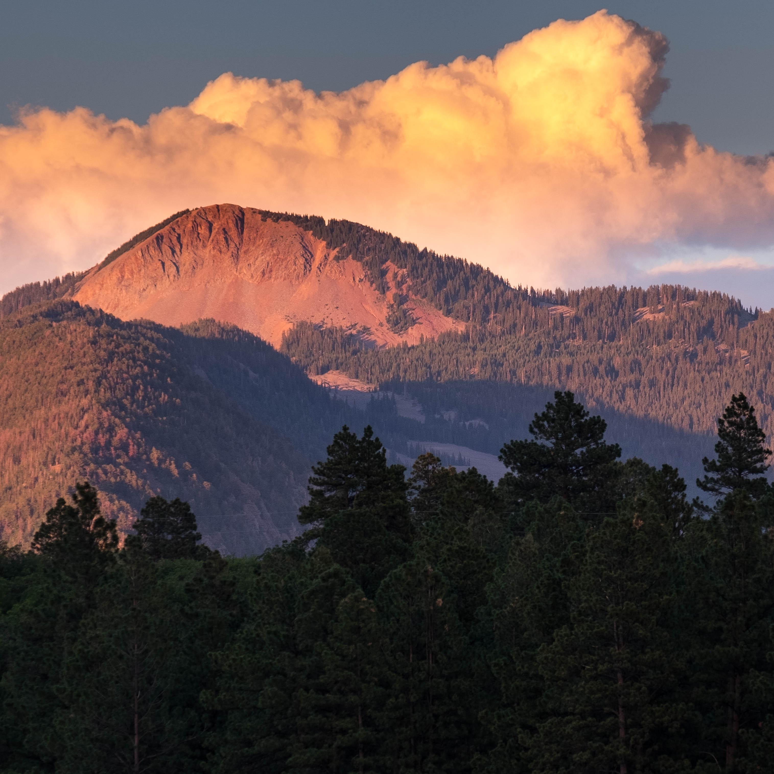 A Photo of a Peak in the La Plata Range at Sunset r/Colorado