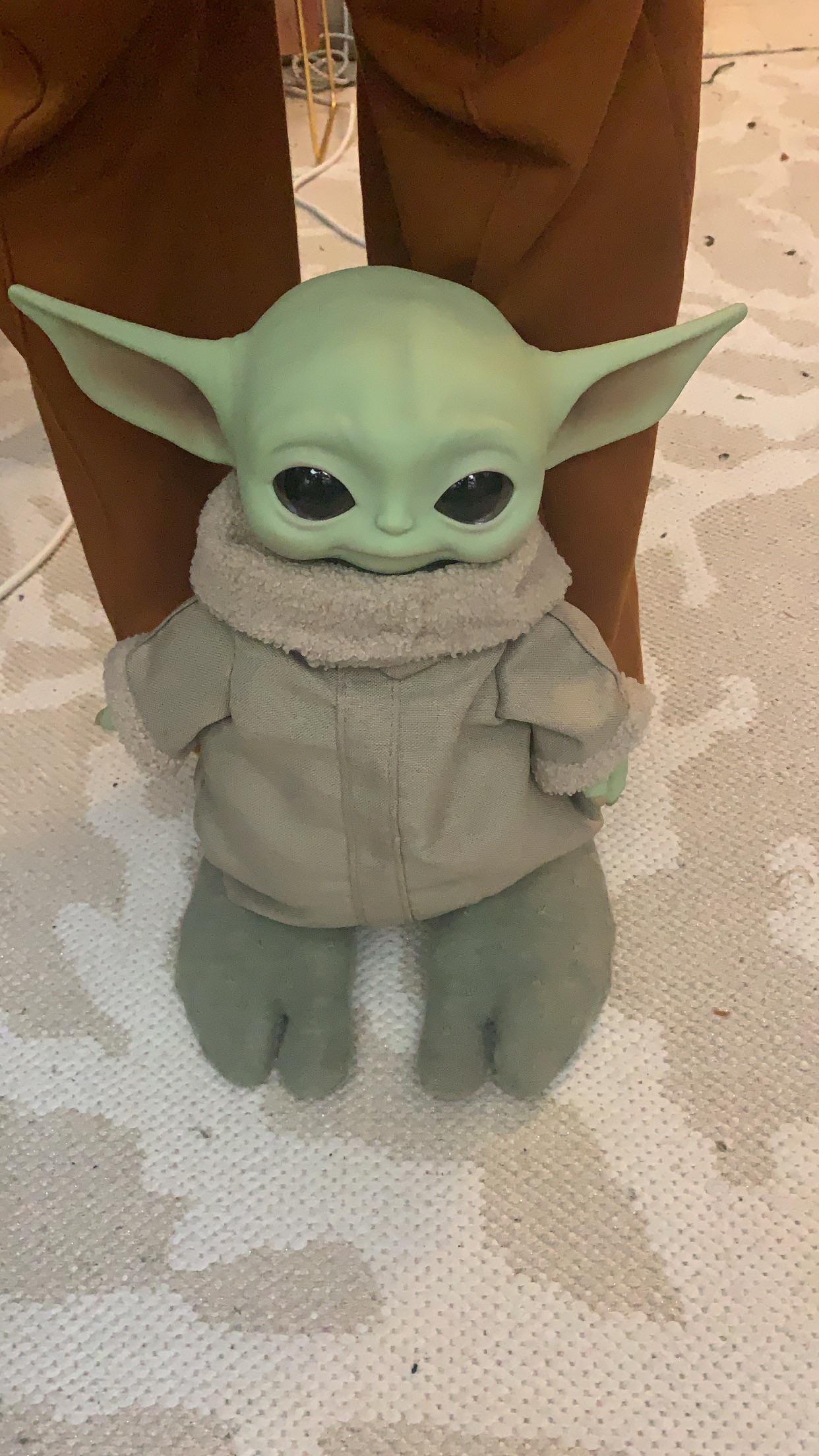 Baby Yoda’s longawaited feet reveal r/TheMandalorianTV