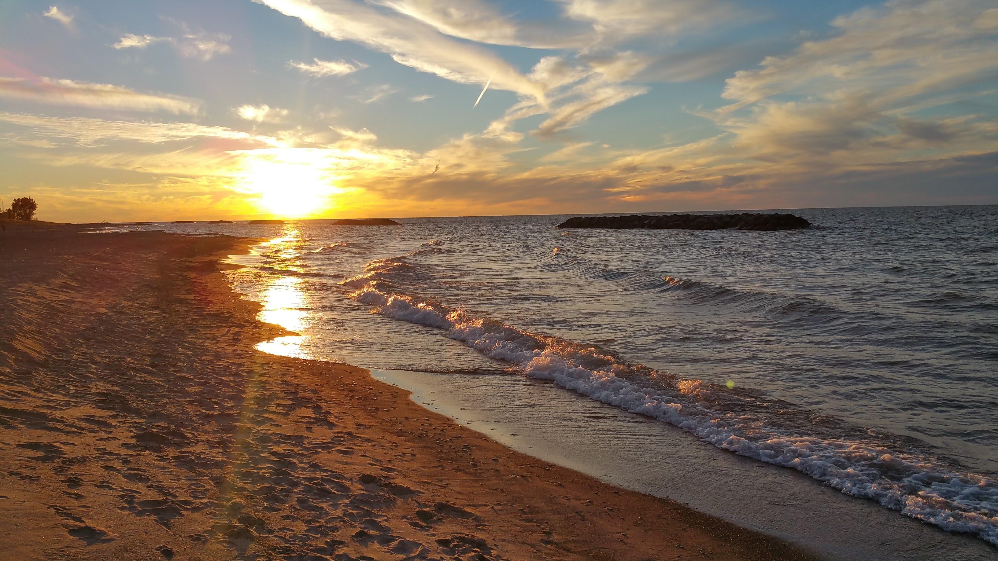 Sunset over Lake Erie, Presque Isle State Park, PA [3264x1836] [OC