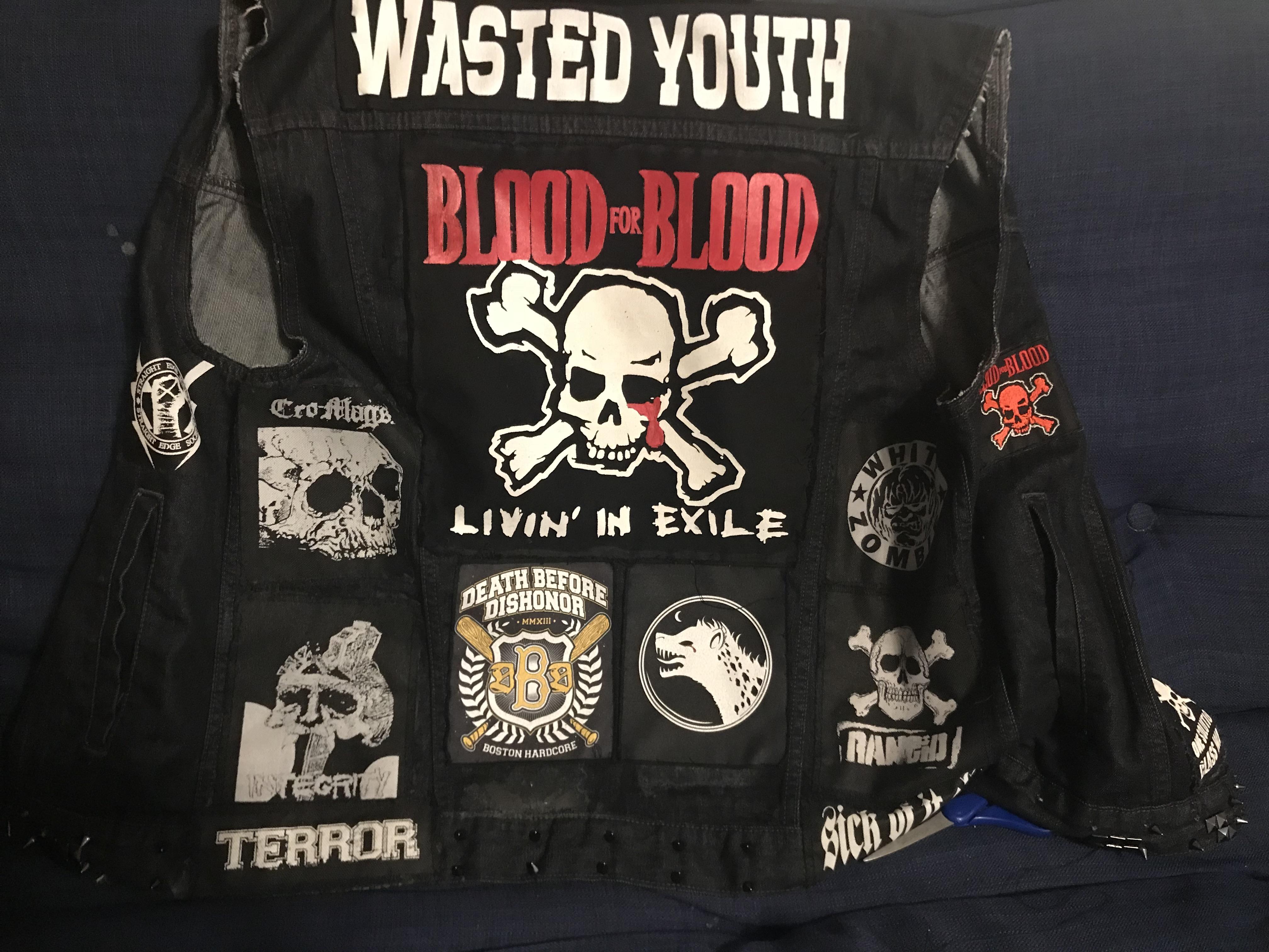 Added some patches to the battle jacket today.... still can’t sew good