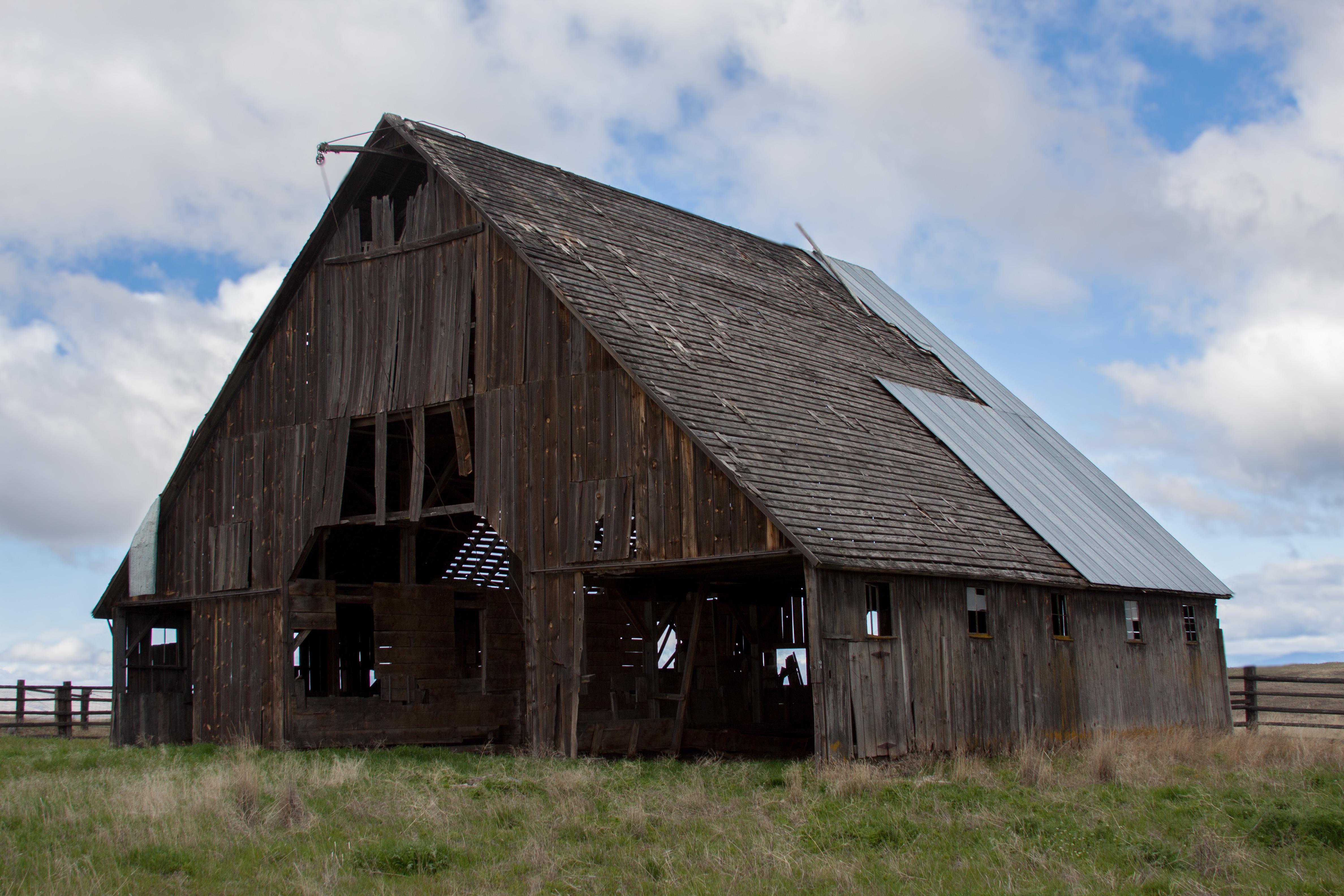 Did someone say old barns in Oregon? Taken off a back road out near