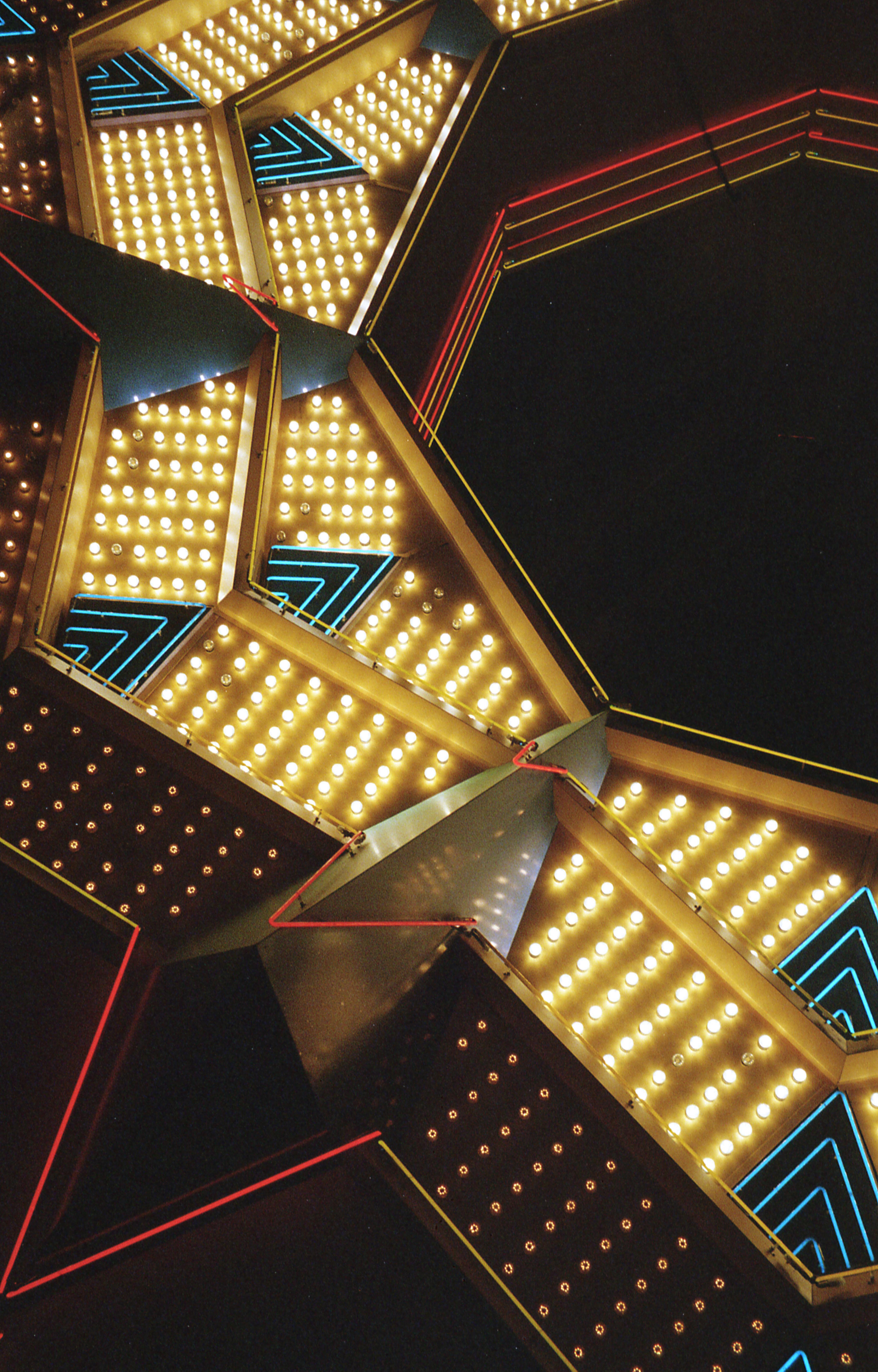 Local Movie Theater / Olympus Stylus Epic / Ultramax 400 analog