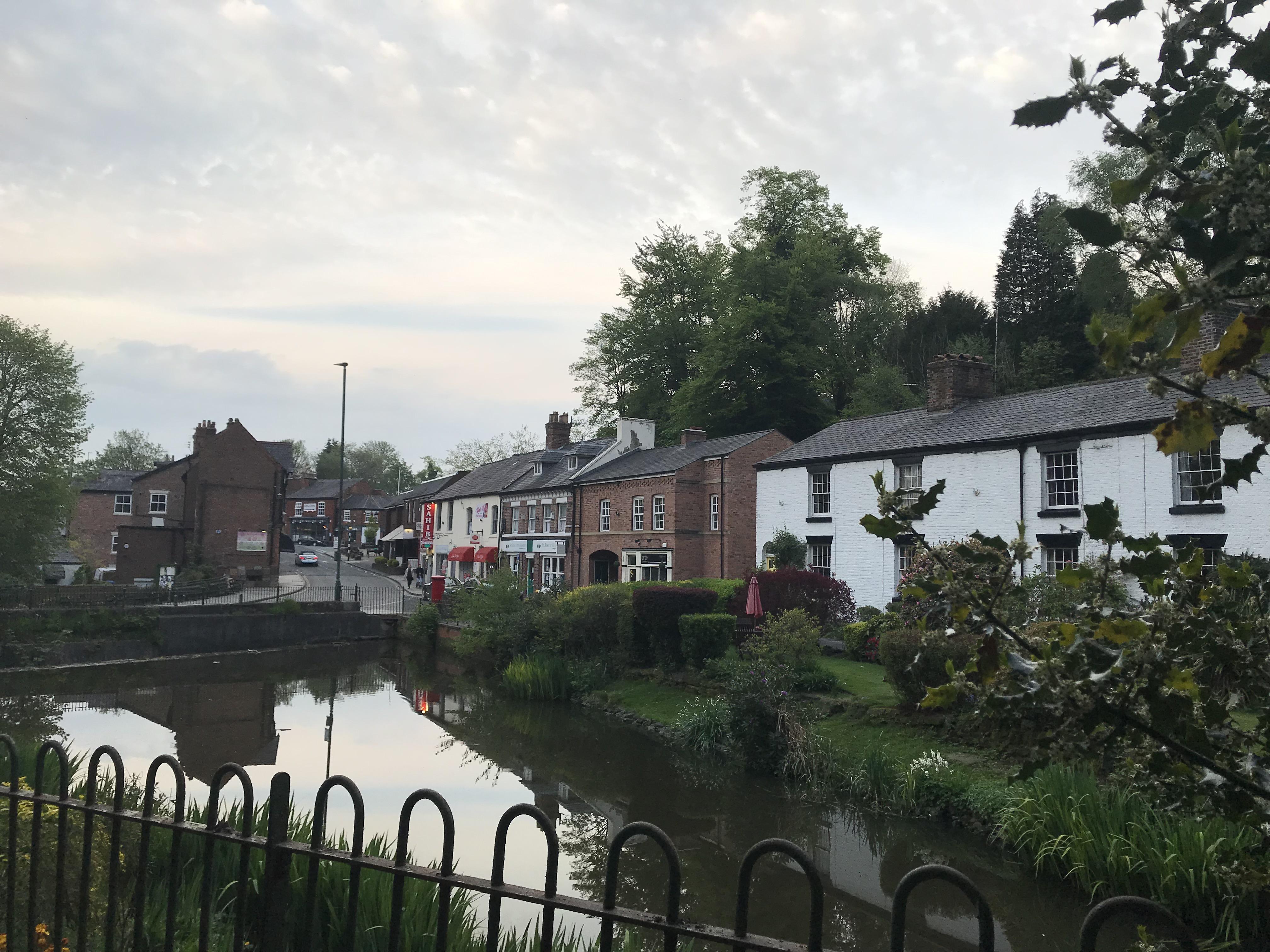 My sleepy home village of Lymm, Cheshire, UK. r/VillagePorn