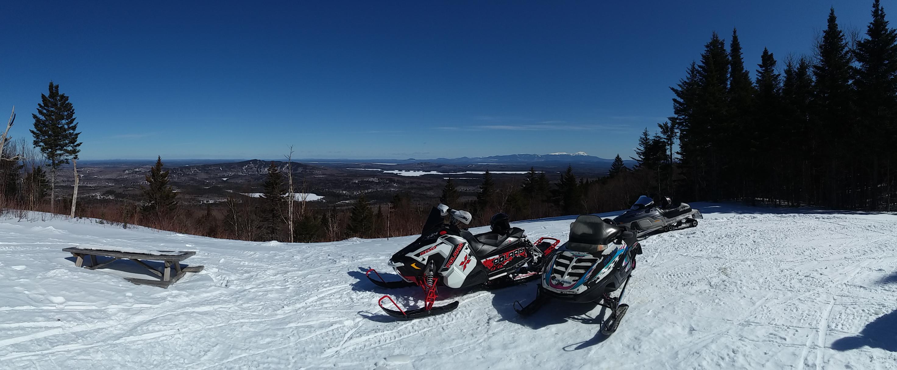 Panoramic view from Big Spencer mountain r/Maine