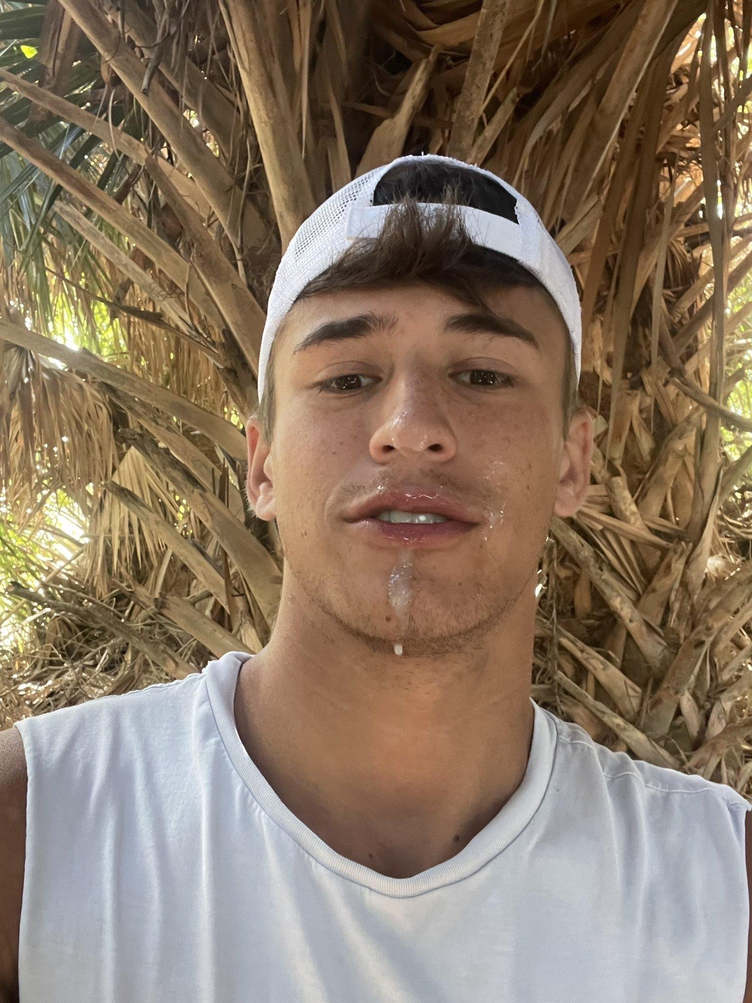 fuckin tasty! : gaycumsluts