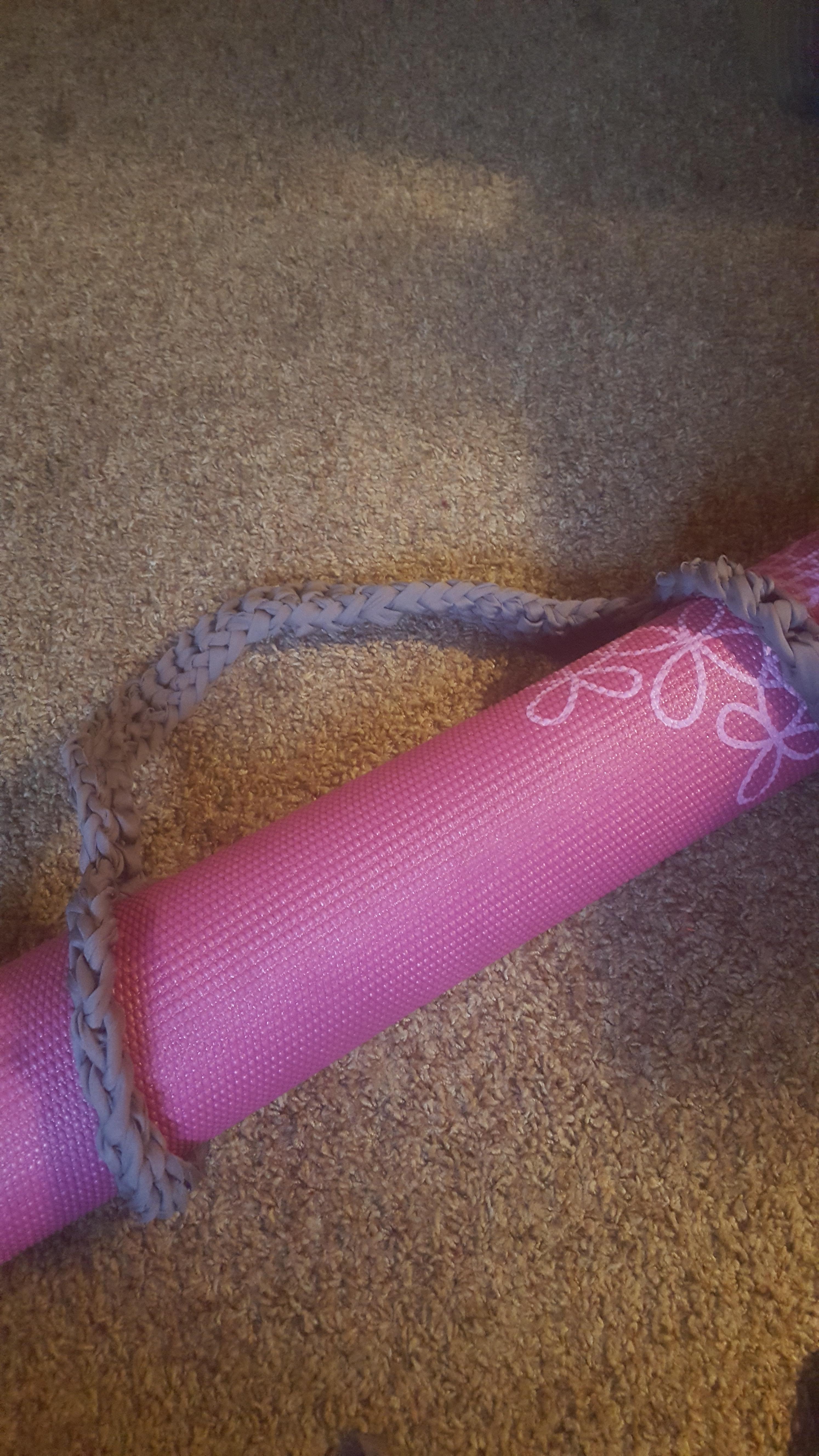 I made a carrying strap for my yoga mat! r/crochet