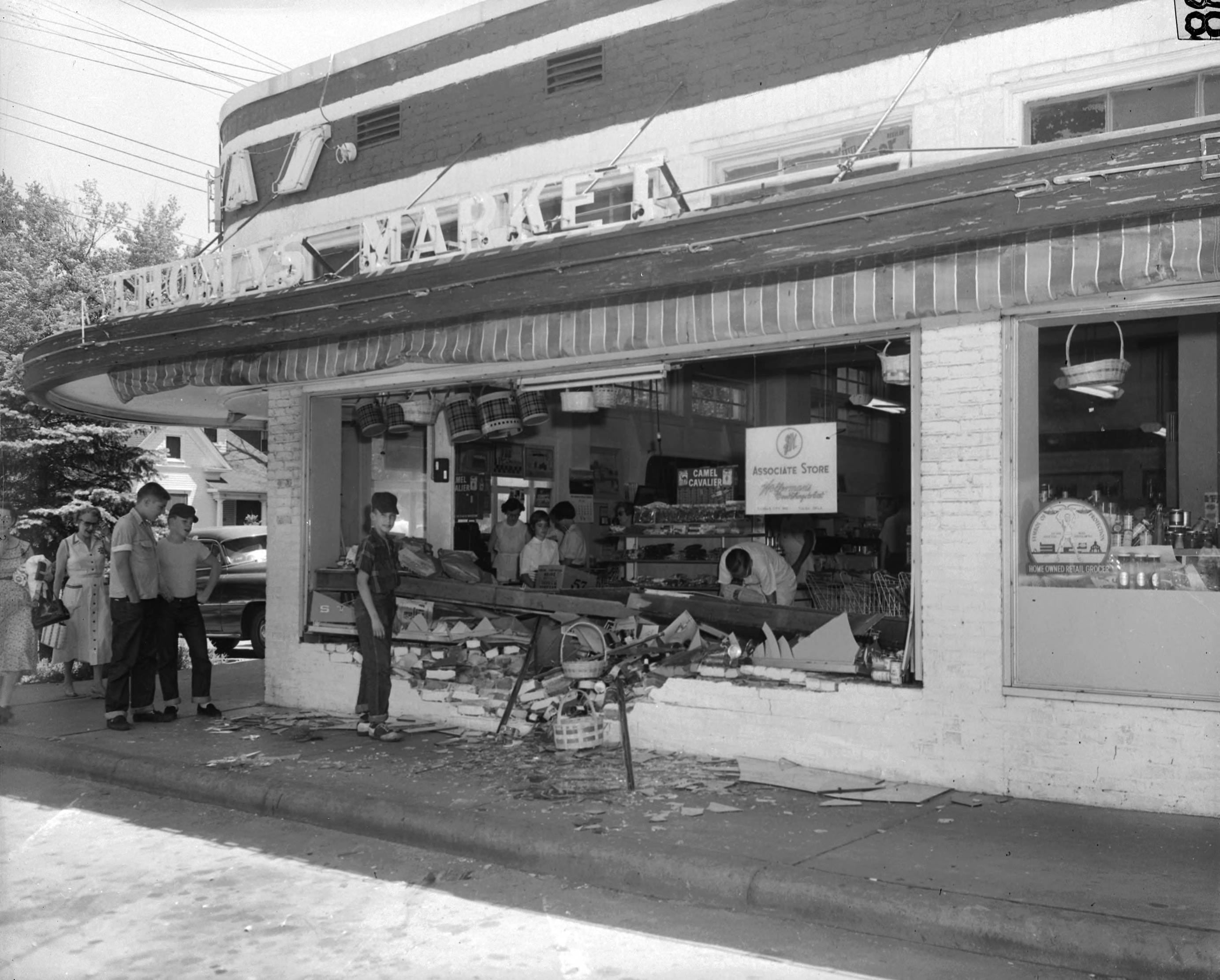 Market Crash, Springfield, Missouri (1955) r/TheWayWeWere