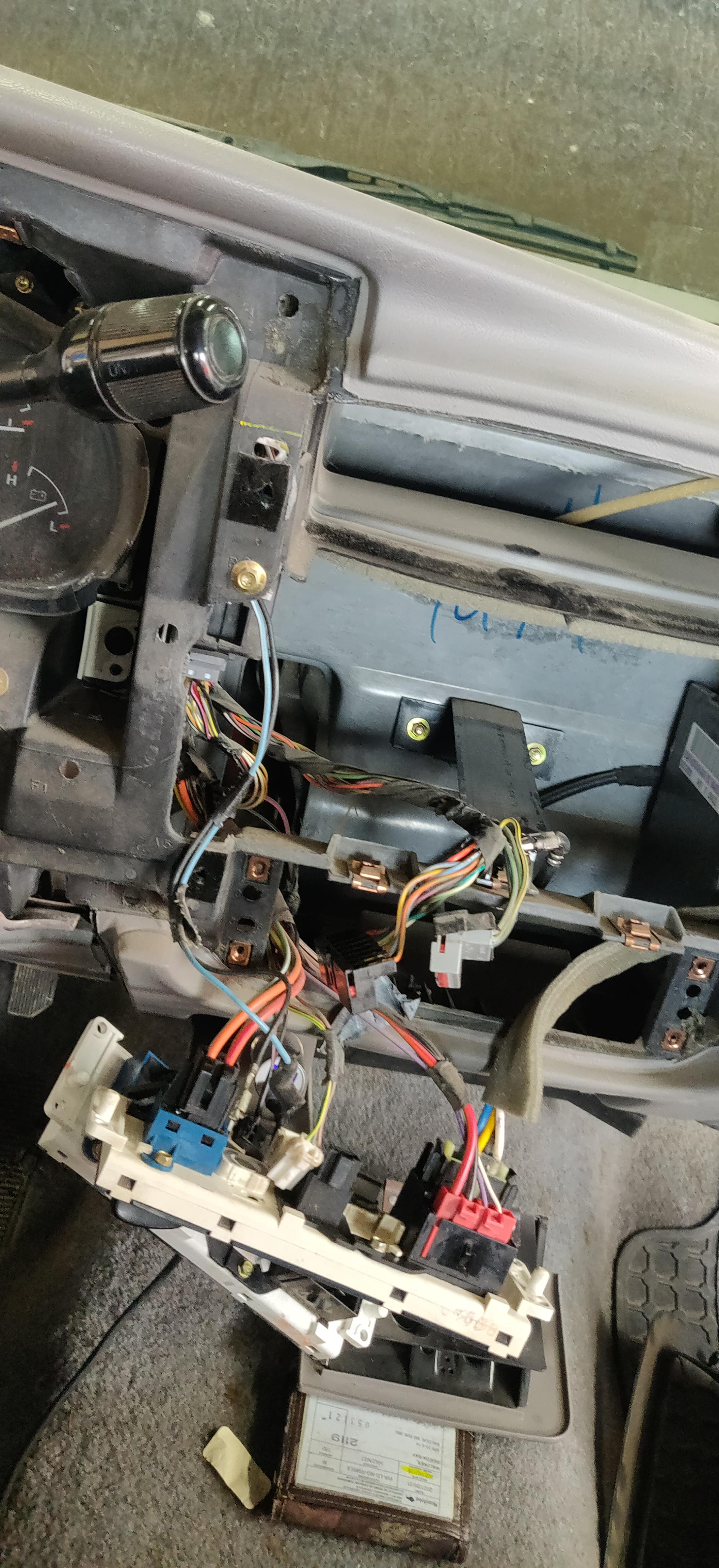 My cab fan shut of today and I can't figure out why there's no power