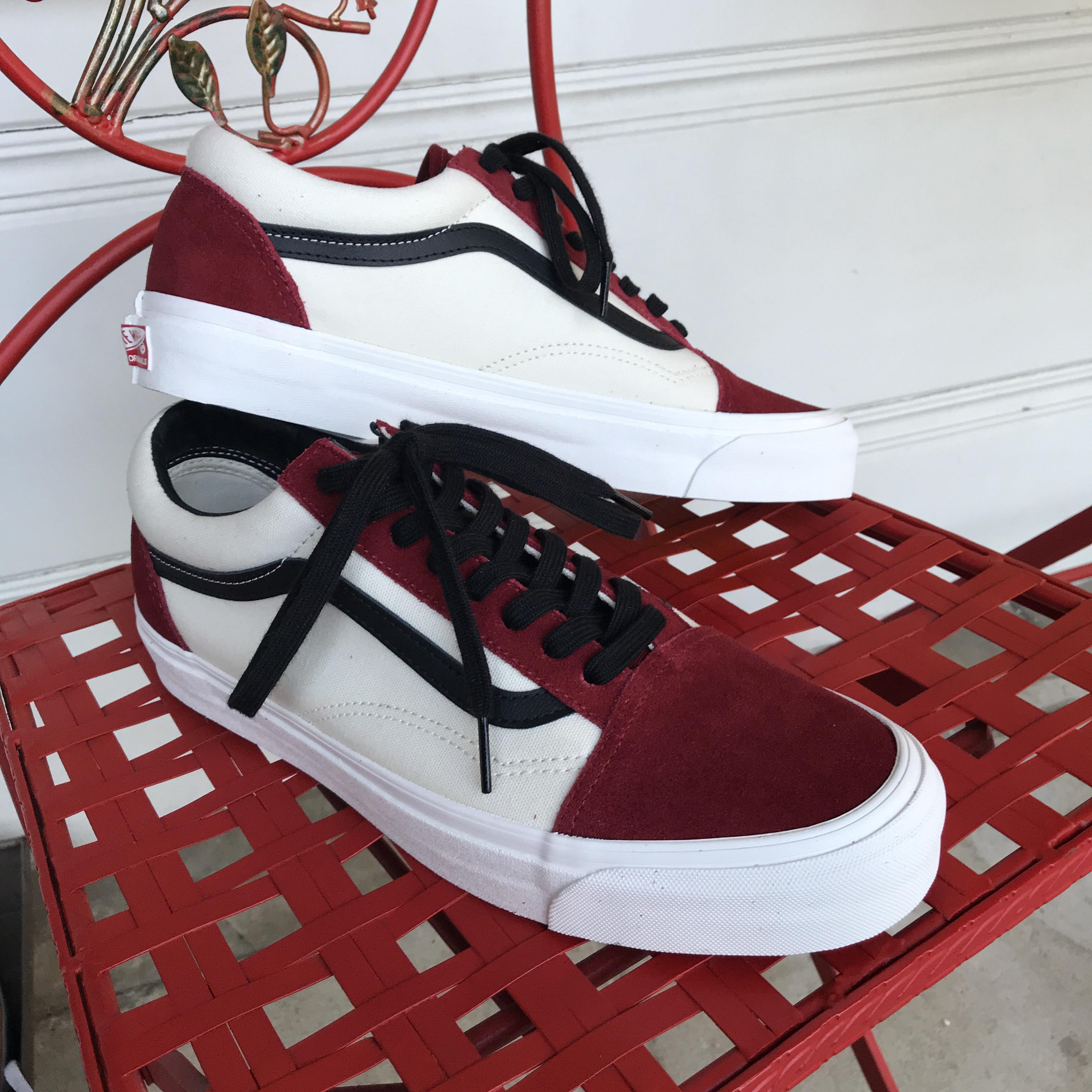 Red Dahlia w/ Black Laces r/Vans