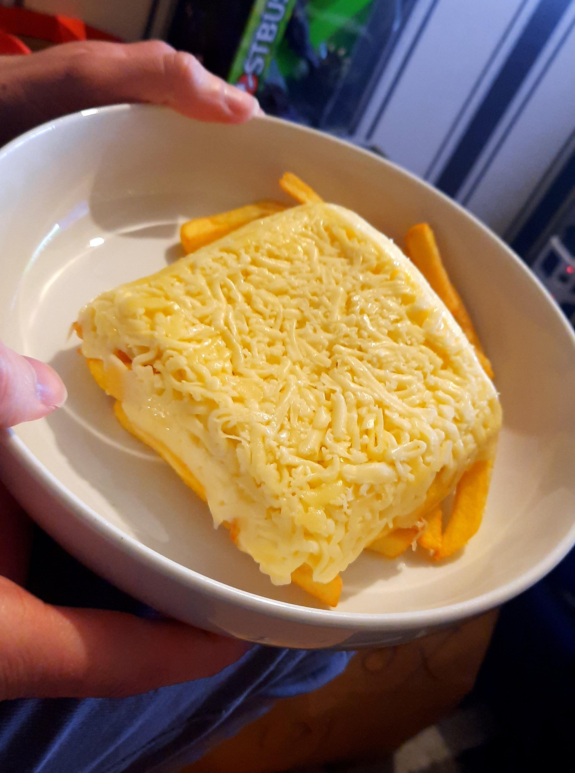 Cheesy chips from a local kebab place. shittyfoodporn