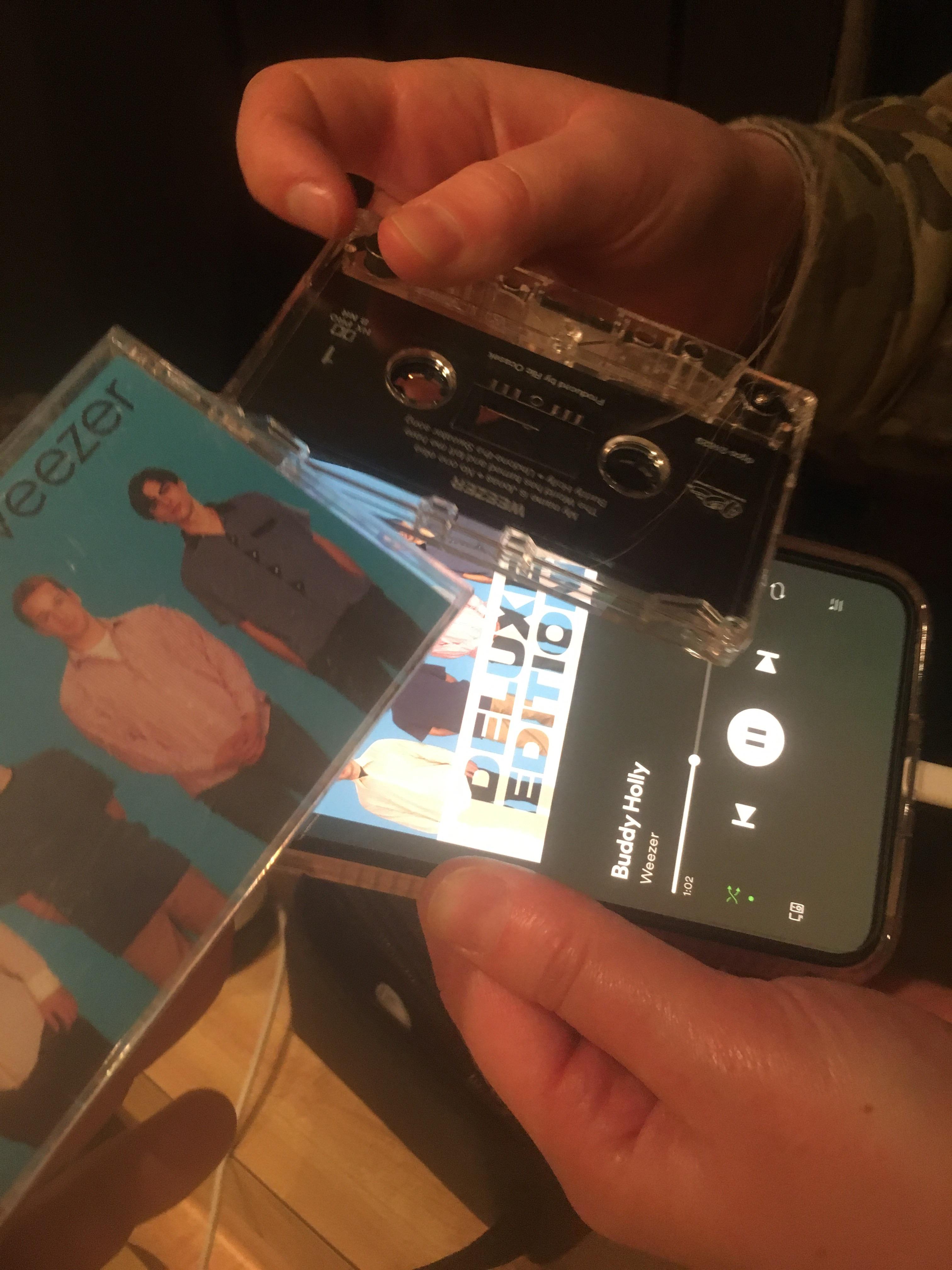 Are cassette tapes coming back yet? r/flashback