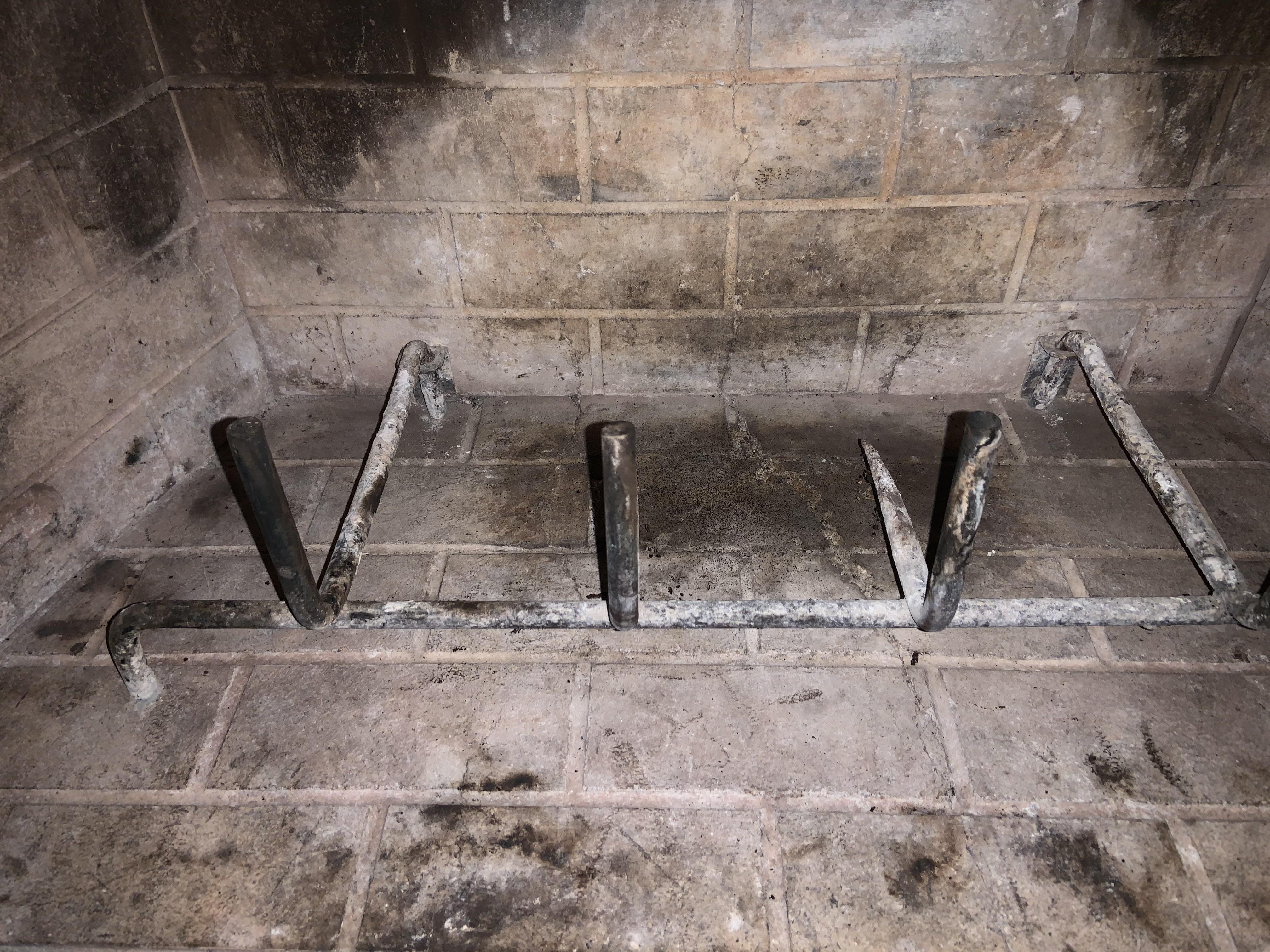 Are these cracks a big issue? r/Fireplaces