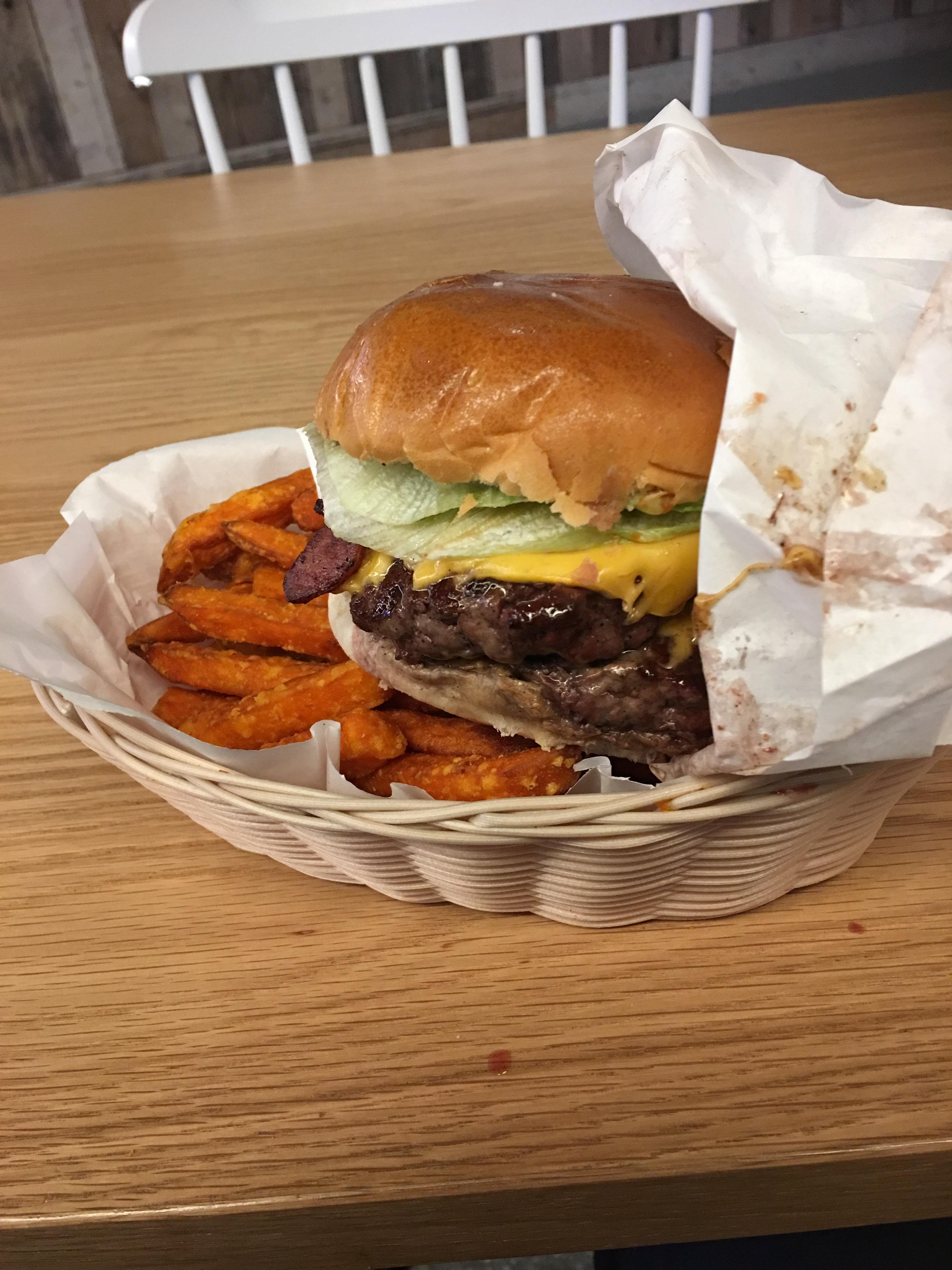 Tommi’s Burger Joint, Oxford, England 😎 r/burgers