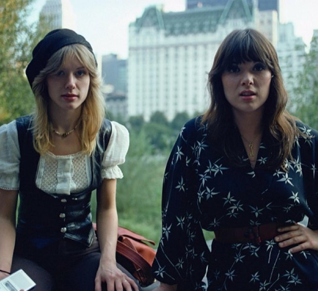 Nancy and Ann Wilson from the band Heart, 1977 r/OldSchoolCelebs