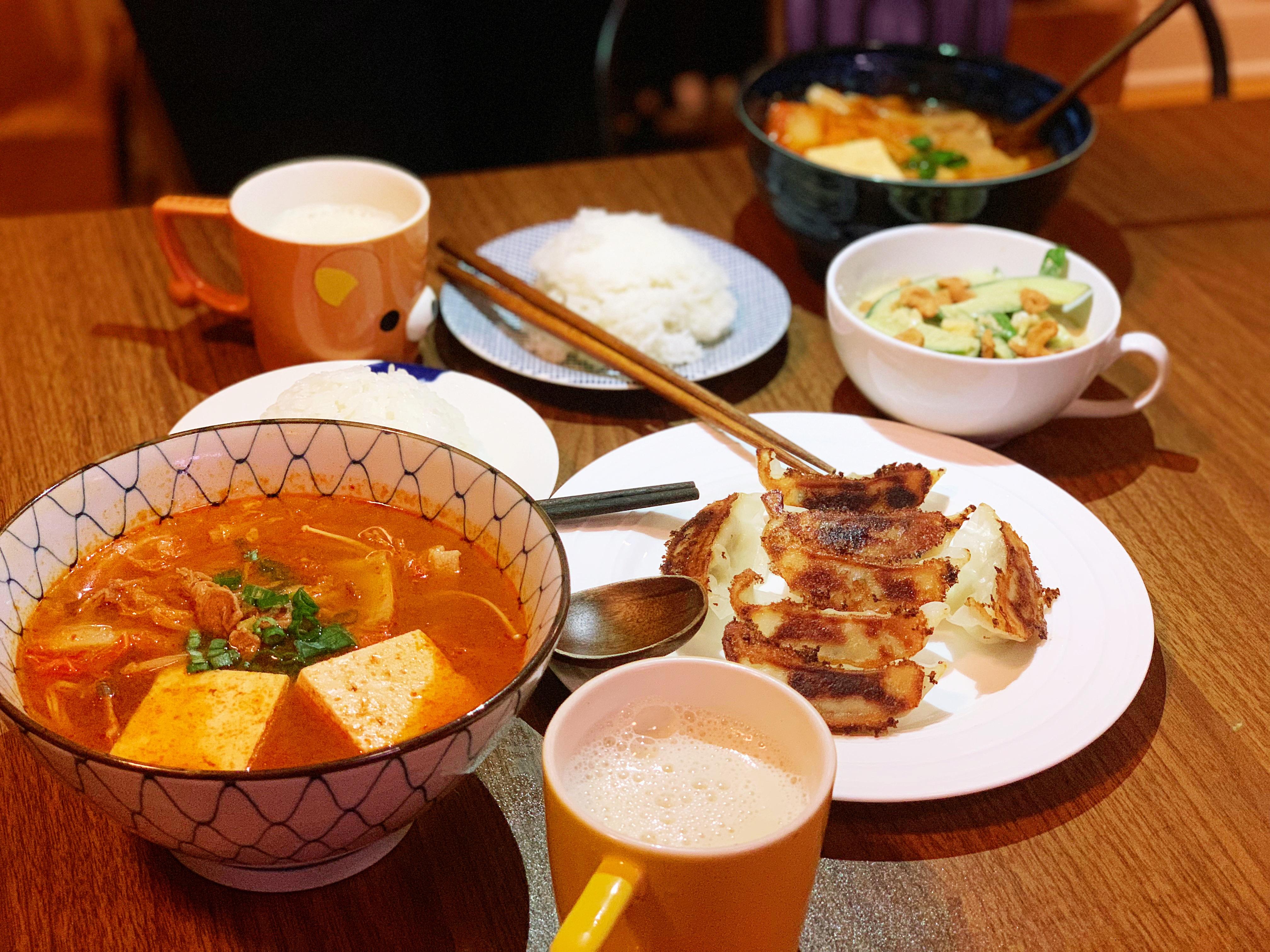 [Homemade]Pork belly kimchi tofu stew, cucumber salad with garlic