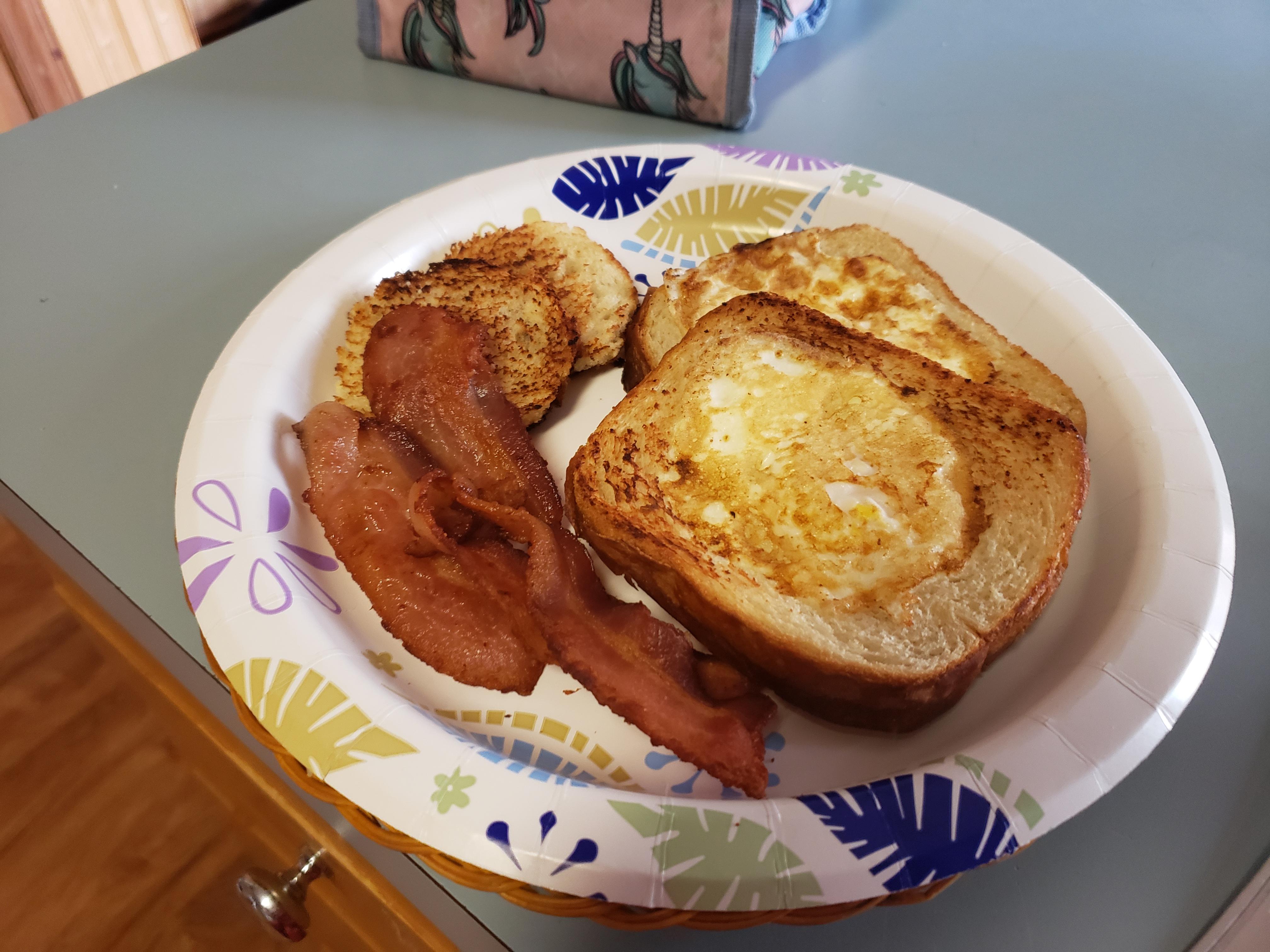 [Homemade] Eggs in a nest r/food