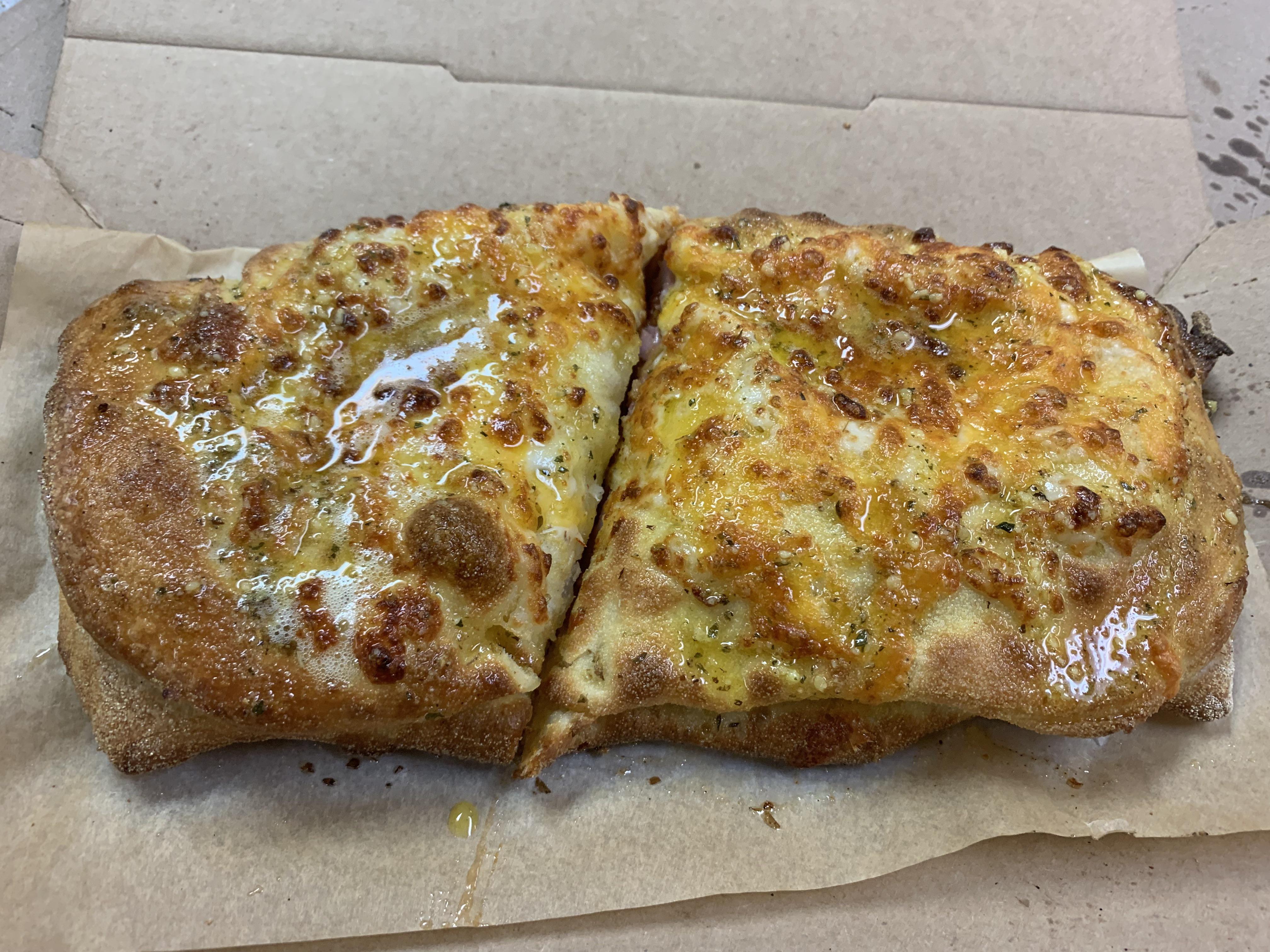 Calzones r/Dominos