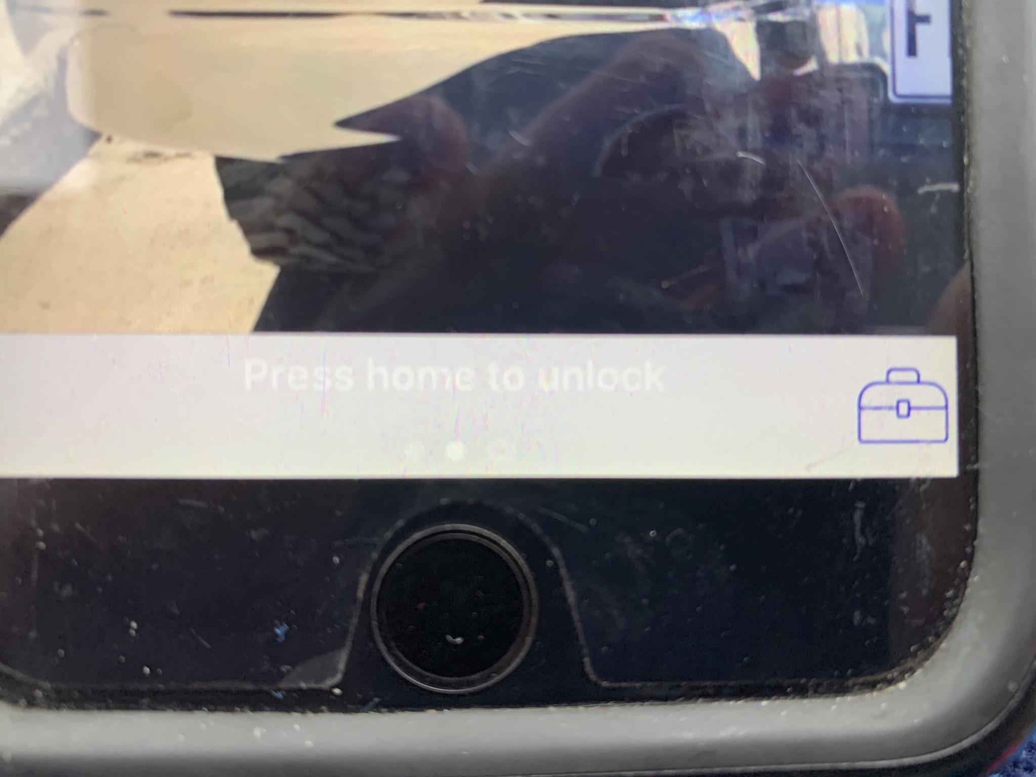 HELP!!! What is this briefcase on my lock screen ? r/applehelp