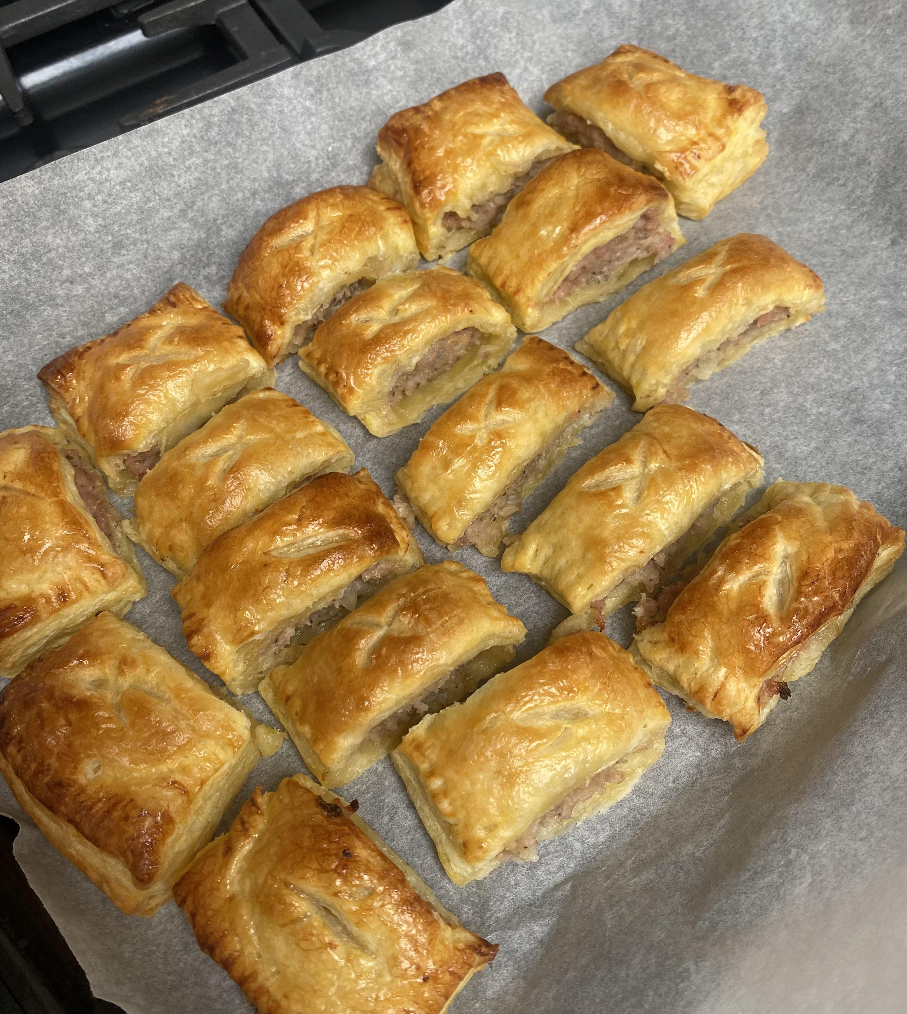 [homemade] mini sausage rolls! food