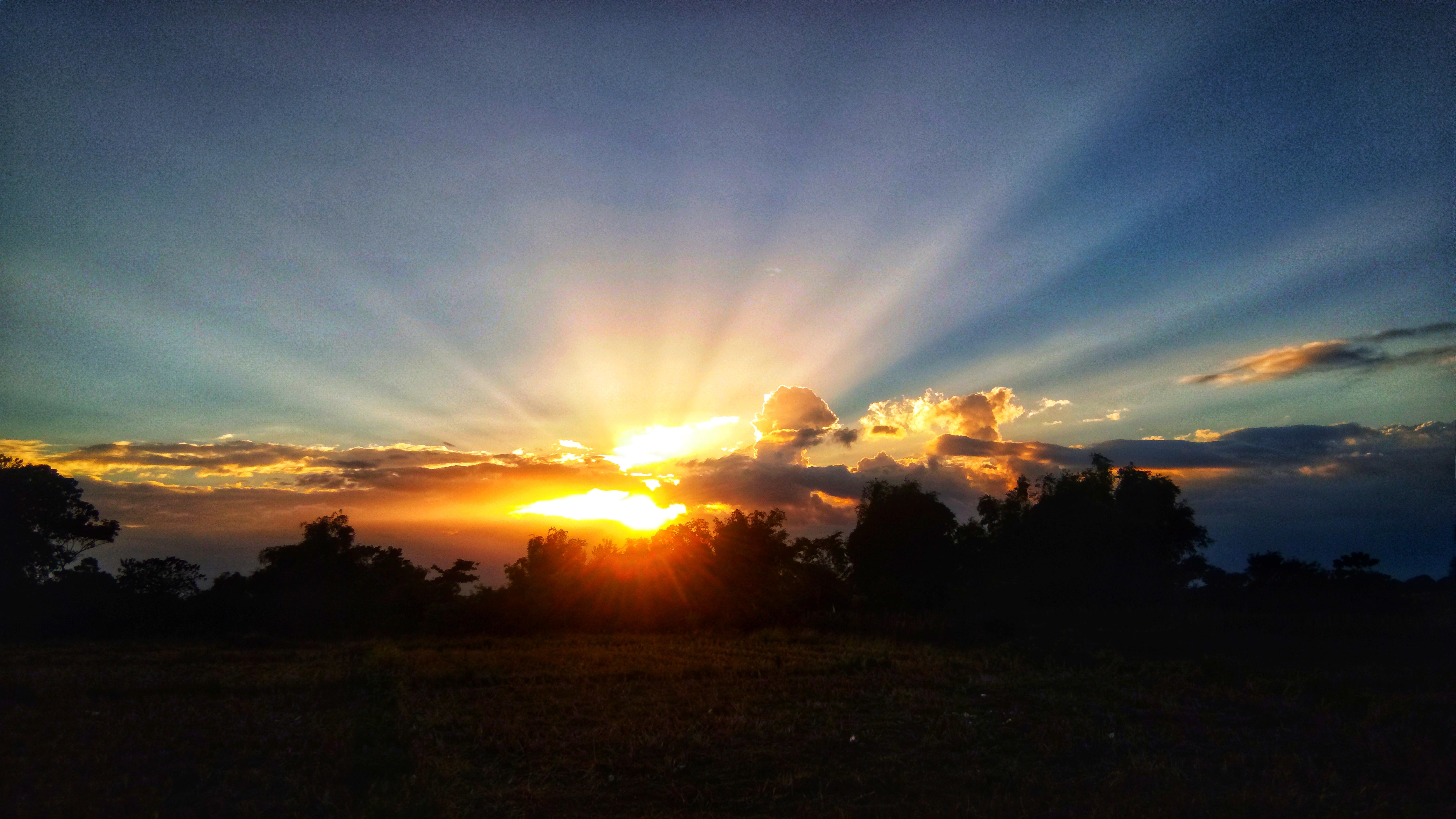 Sunset, Nueva Ecija, Philippines [OC] r/SkyPorn