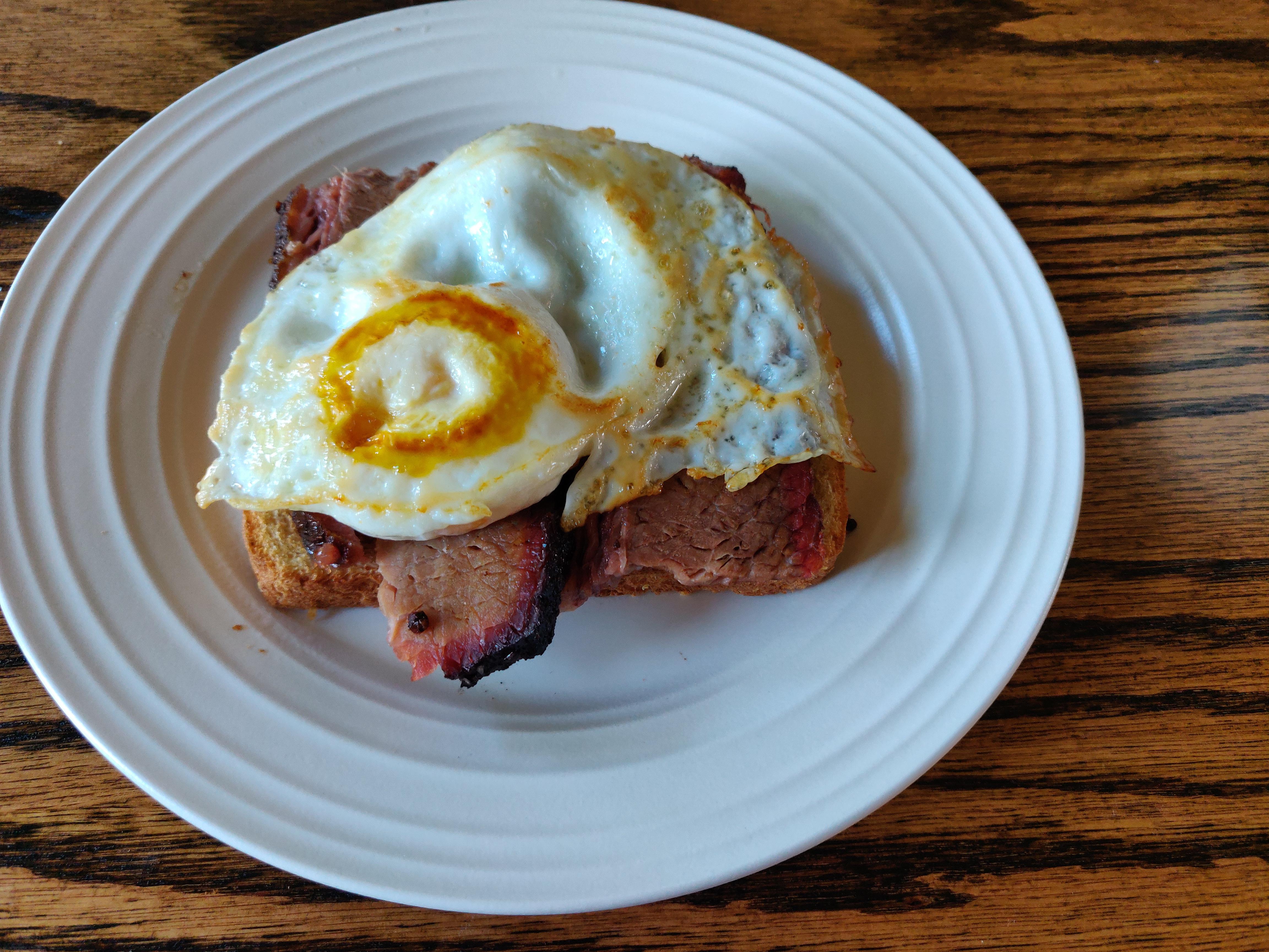 Brisket breakfast sandwiches with my leftovers from yesterday! r/smoking