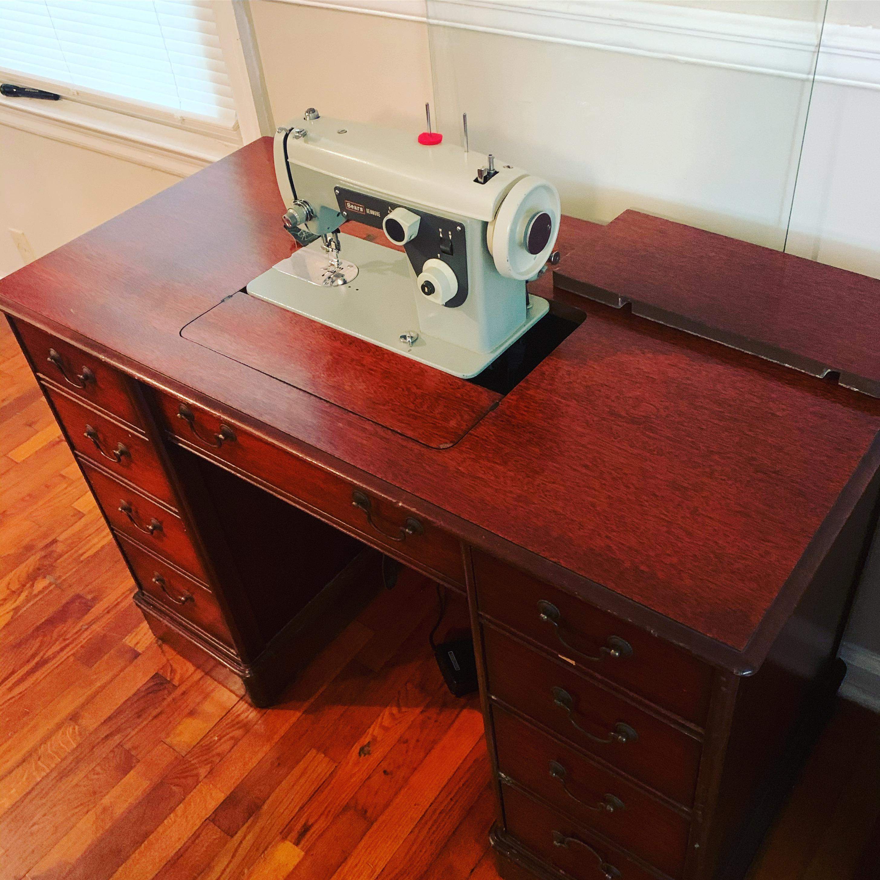 Finally got my sewing machine and desk! Ready to begin my quilting