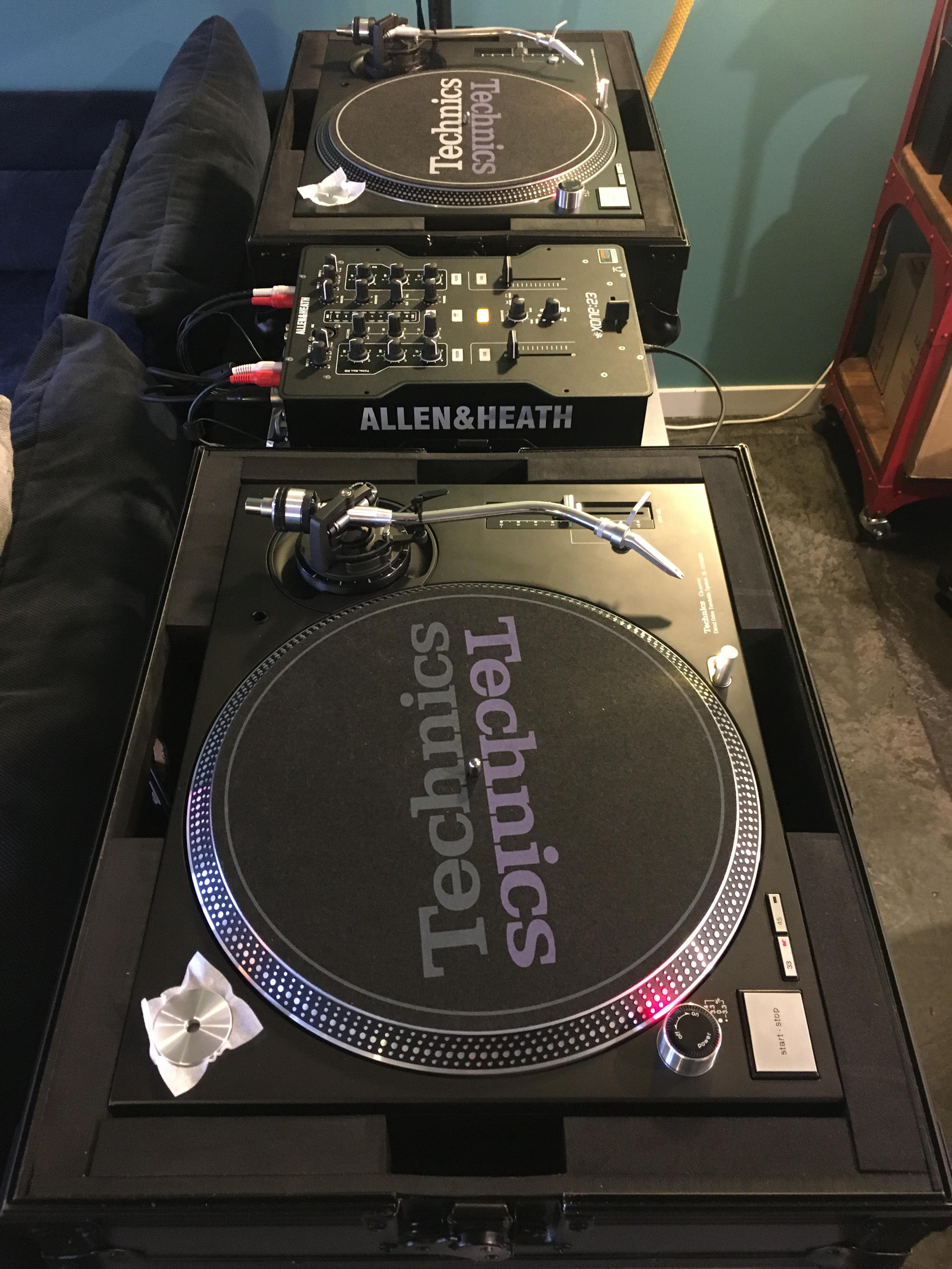 🇯🇵 Technics SL1210 Turntables Made in Japan since 1972. Hardly