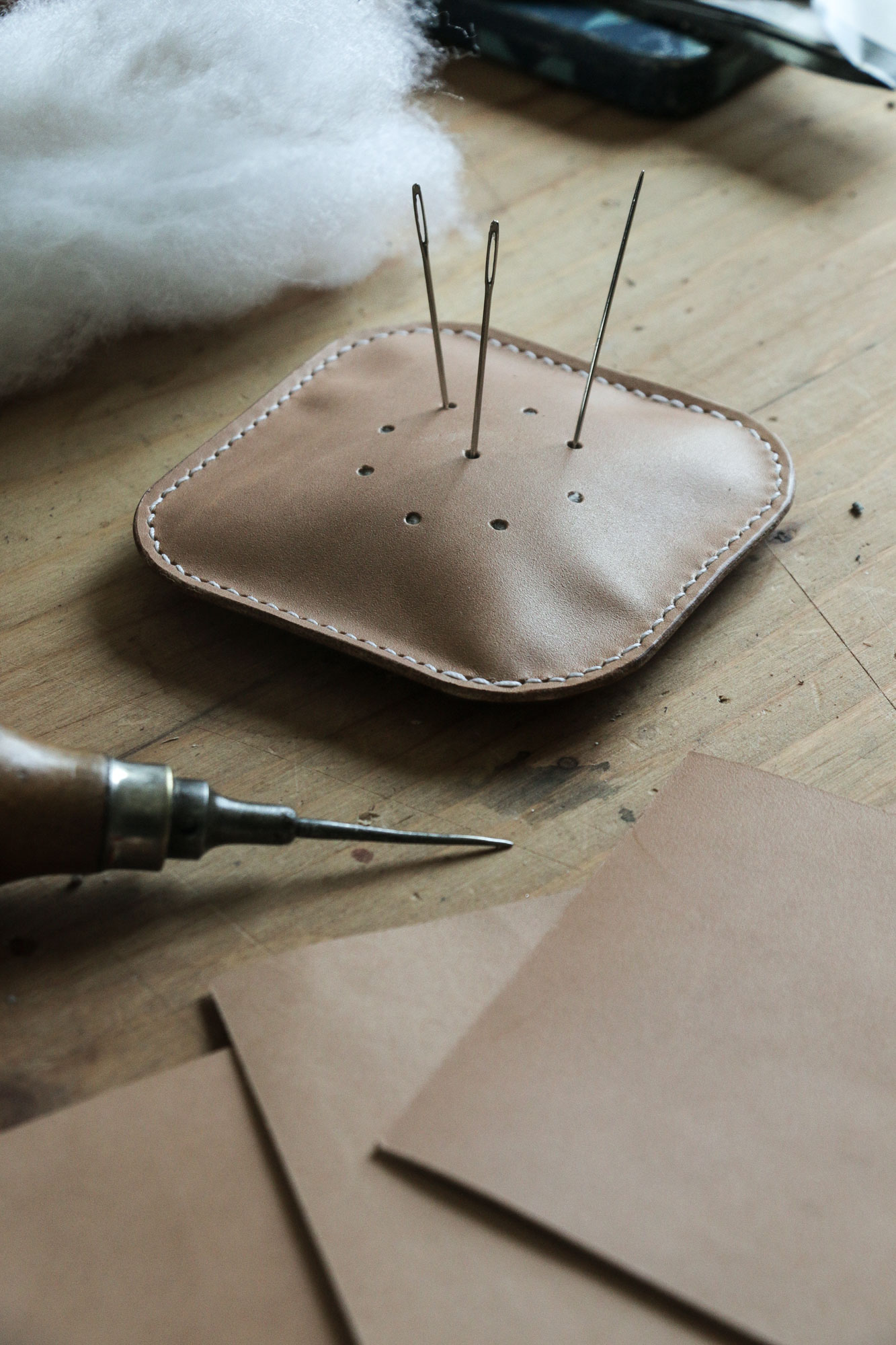 Made a simple Pin / Needle Cushion from scrap r/Leathercraft