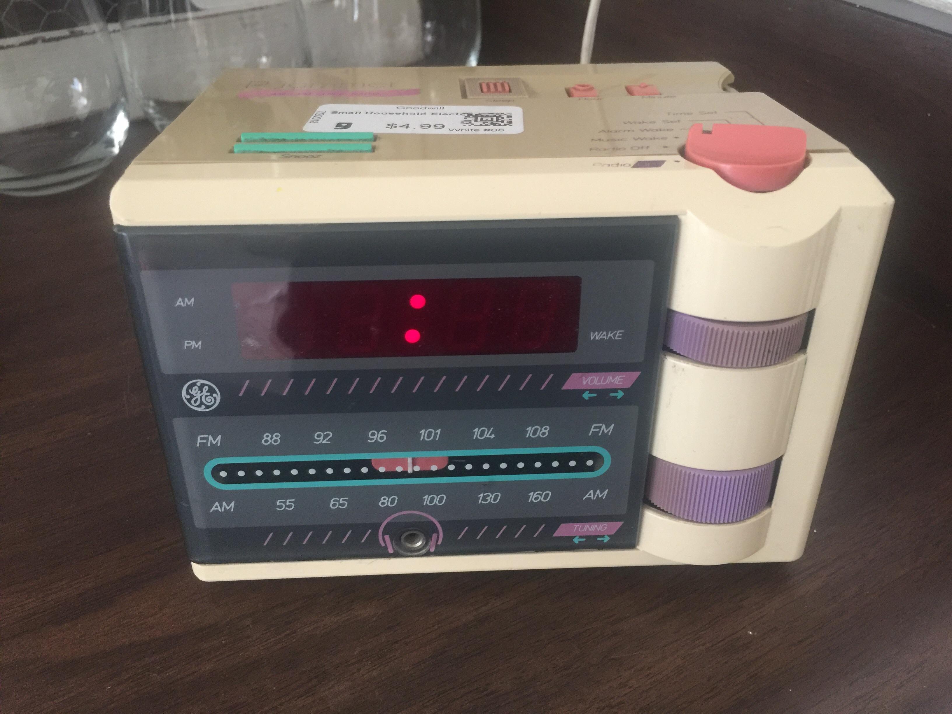 This P’Jammer clock radio from 1987 that I found at Goodwill today for