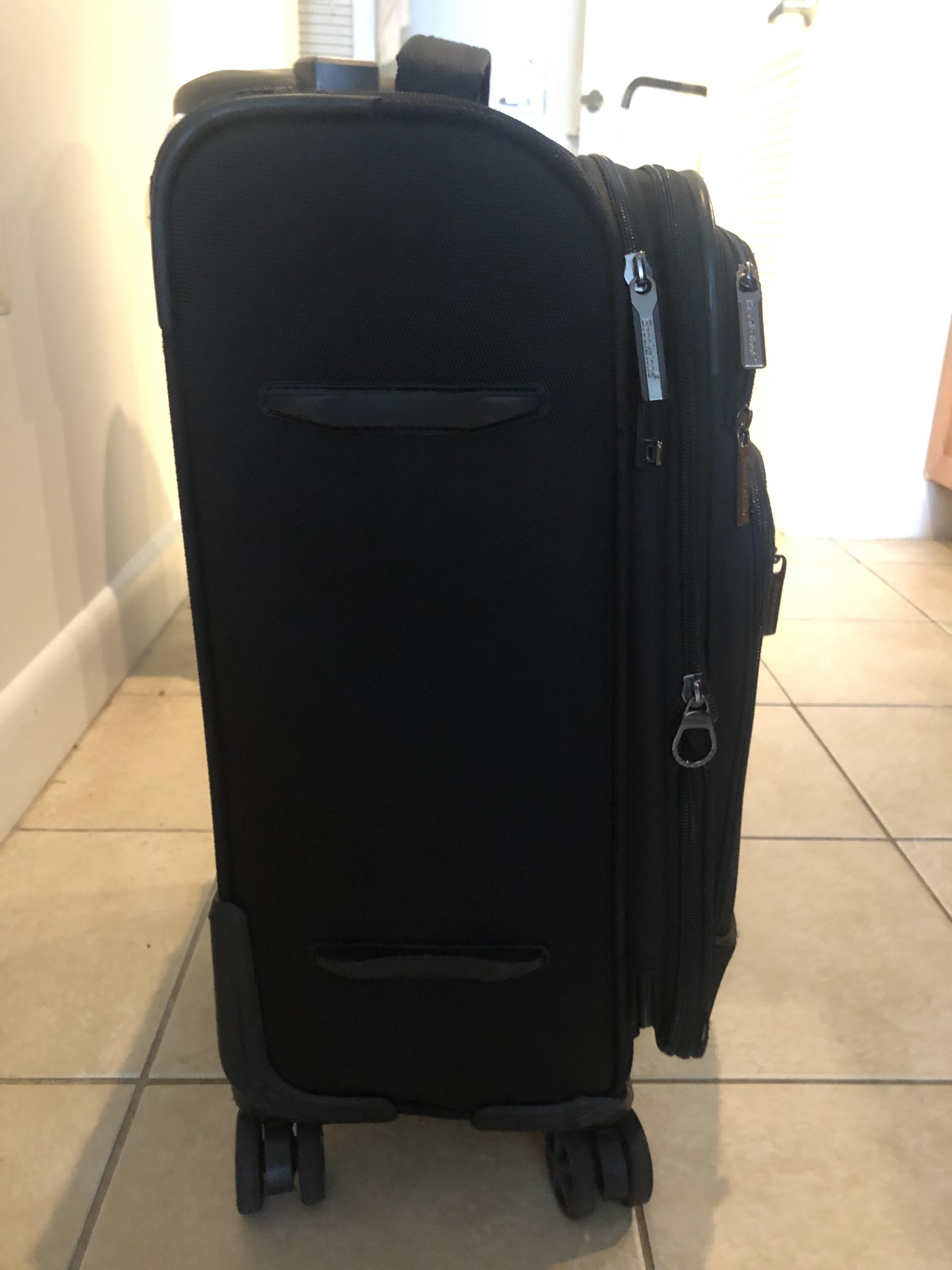 Bag meets every requirement except depth (9.5 vs 7.8) bc of extender