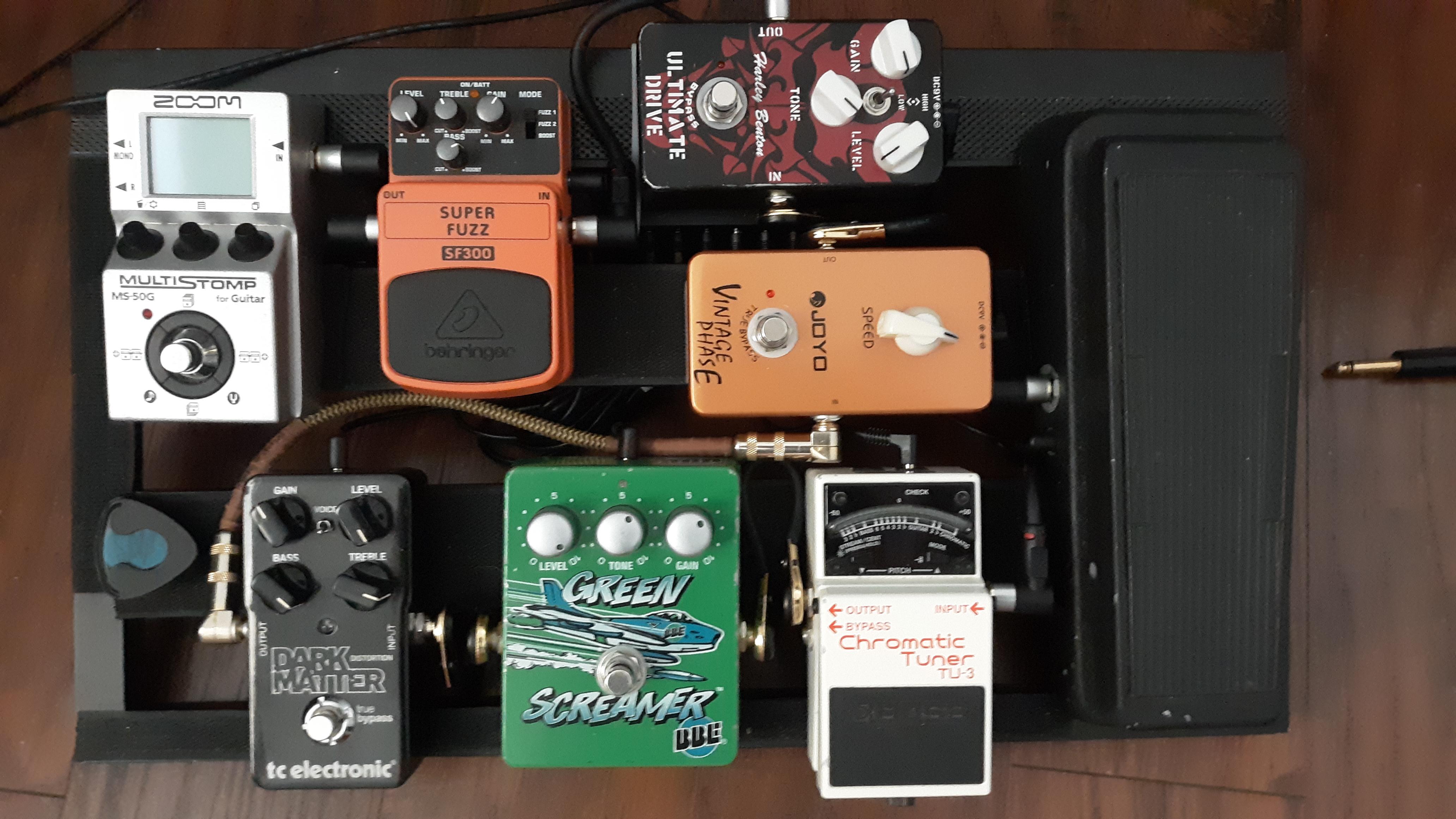 My low budget pedalboard! r/guitarpedals
