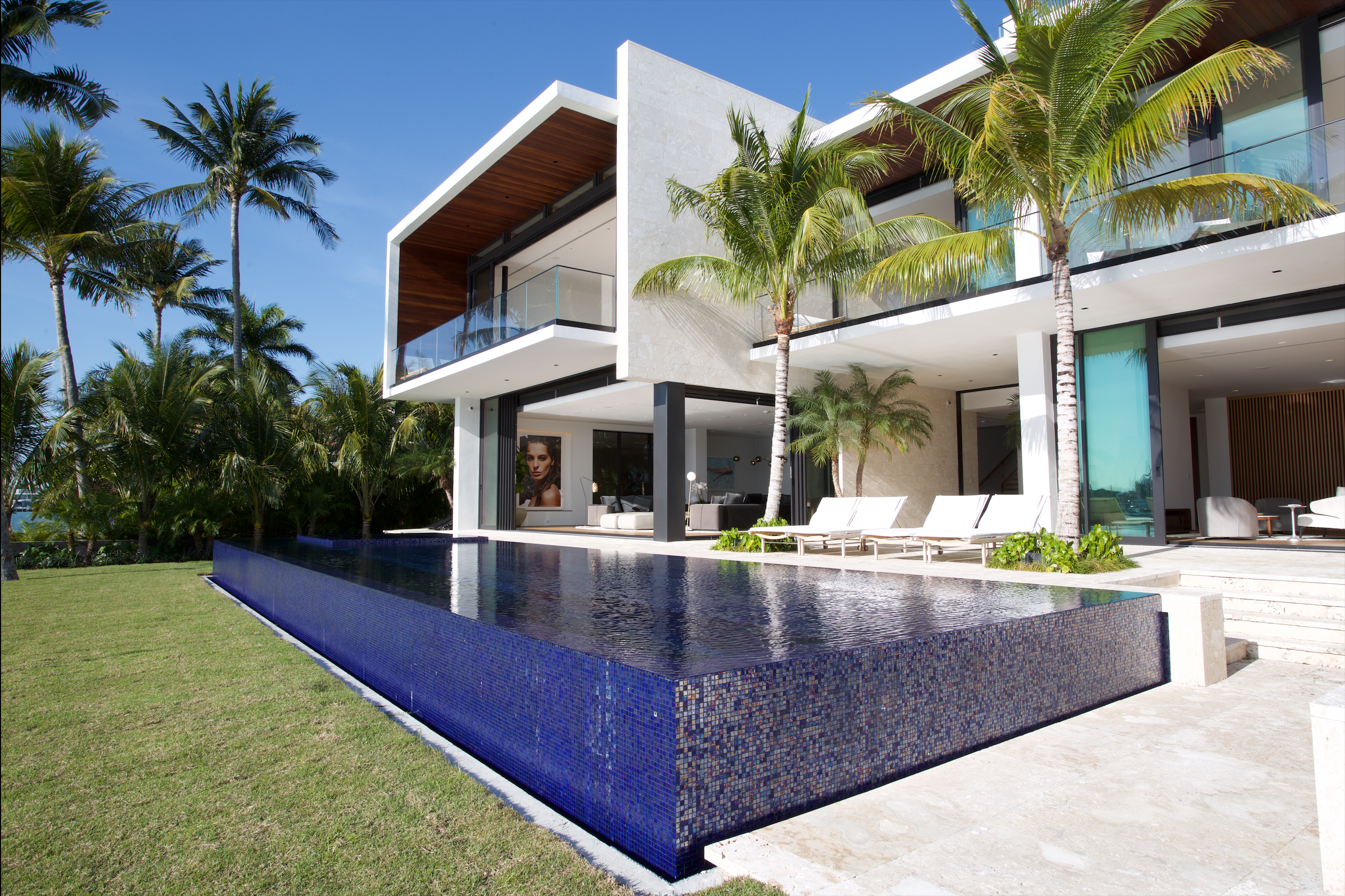 Ultra modern home in Miami, Florida (video tour in