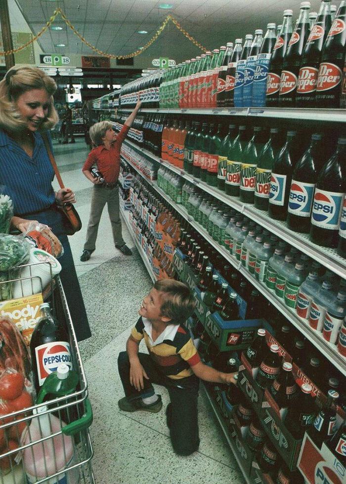 Grocery shopping. (70s) r/nostalgia