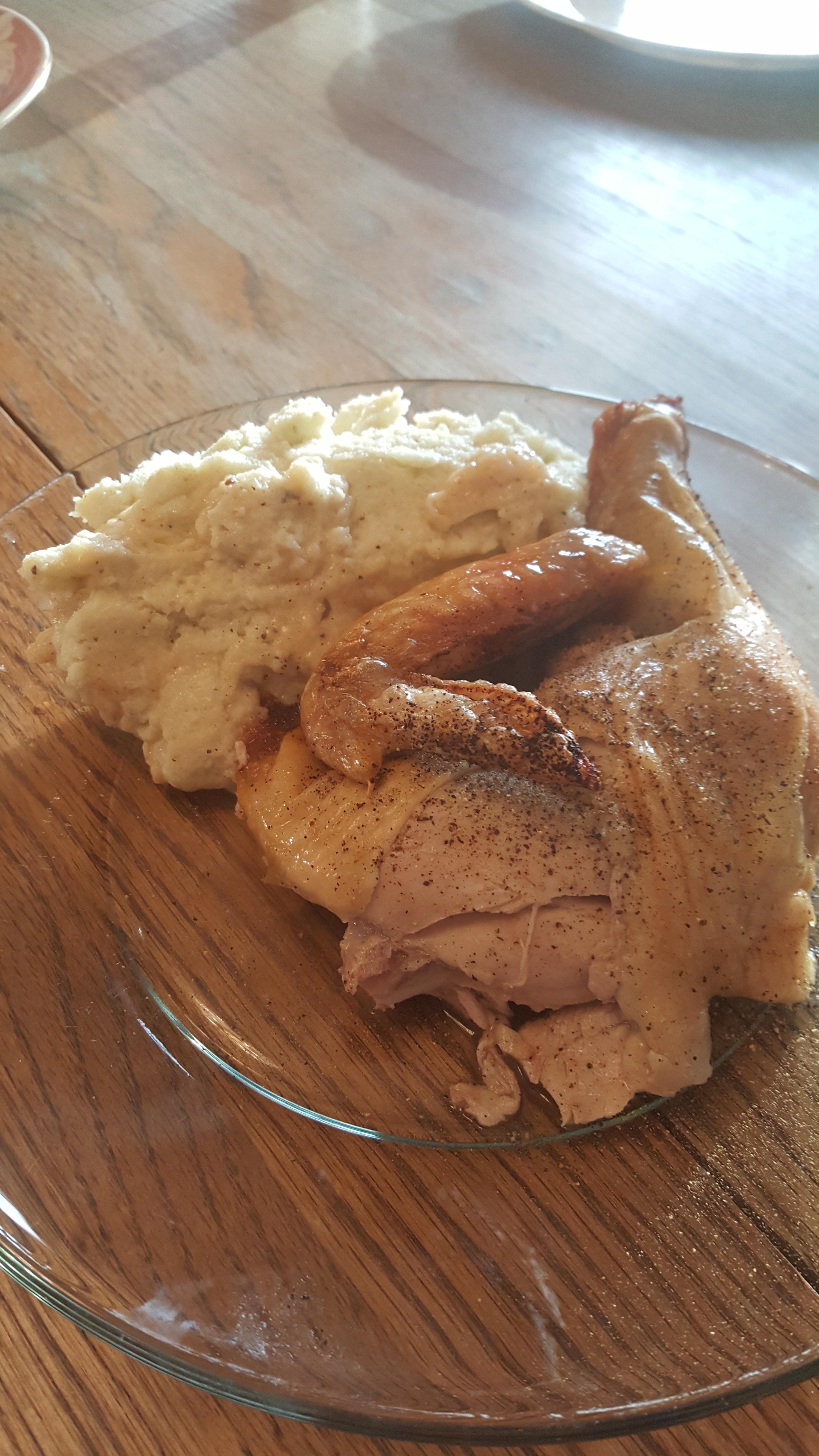 Chicken and cauliflower with creamy pan gravy using xanthan gum for