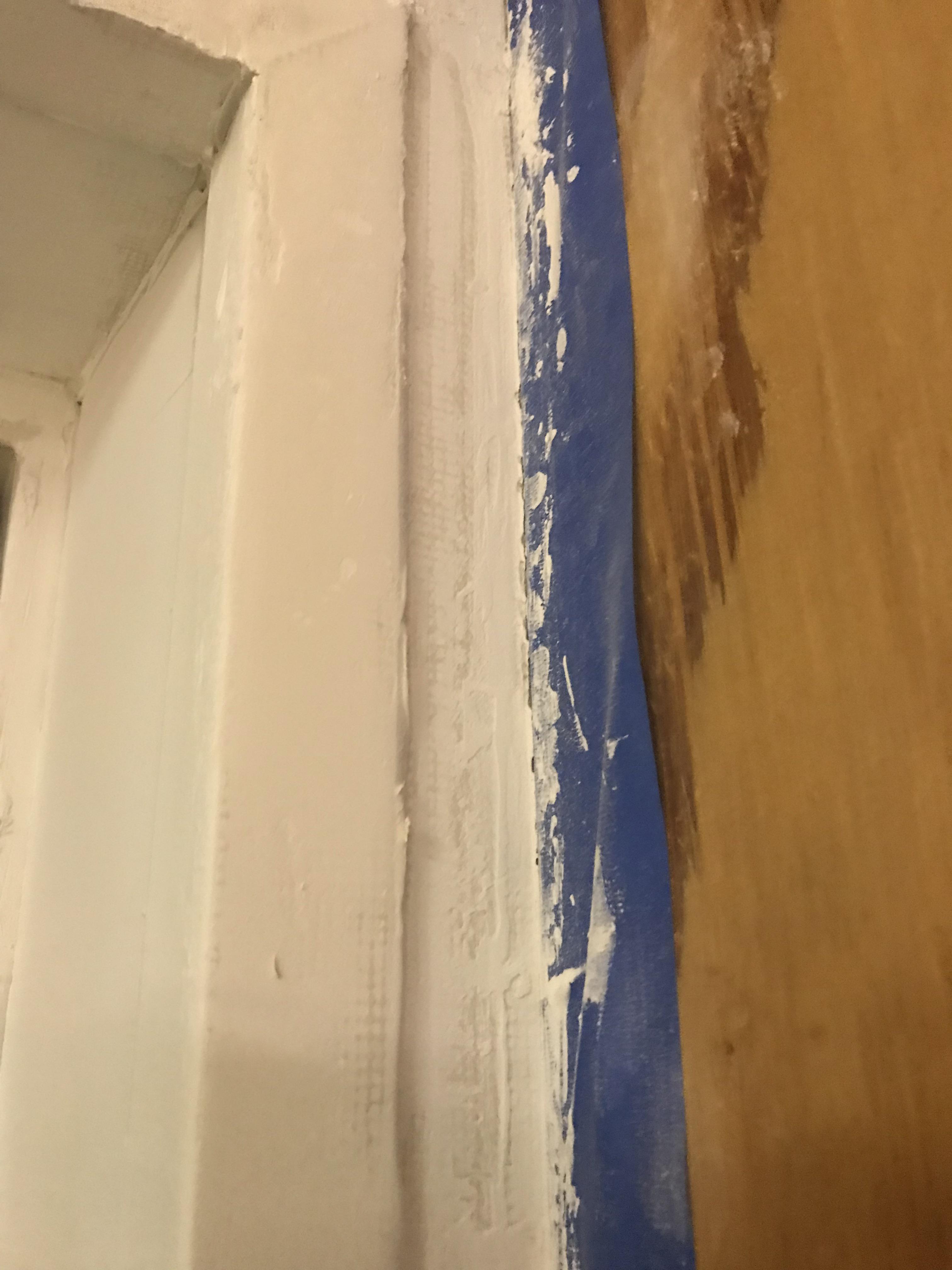 How would I skim coat this small narrow area?should I cut a customer width tool? r/drywall
