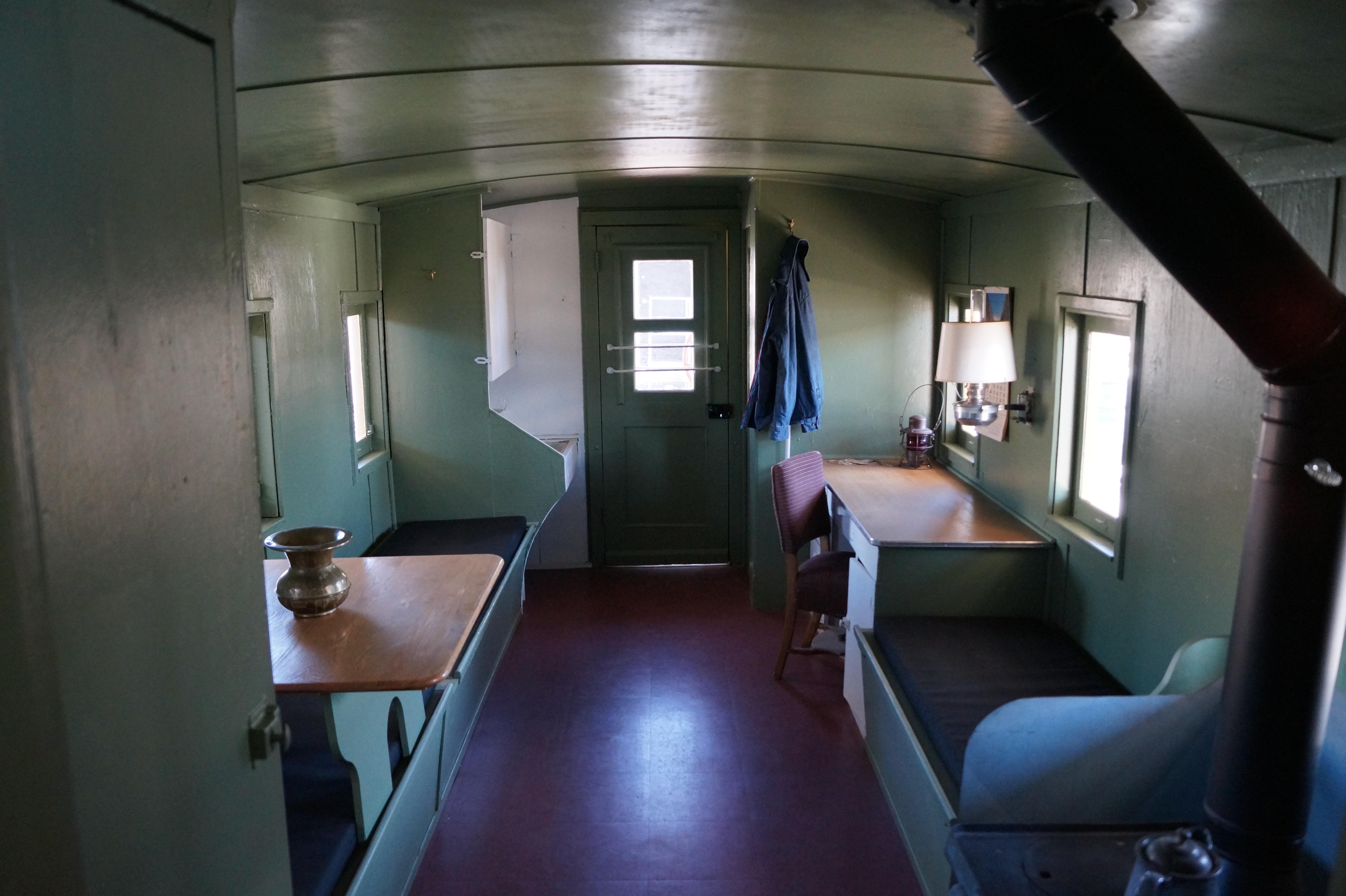 A Little Living Space In A Railroad Caboose r/CozyPlaces