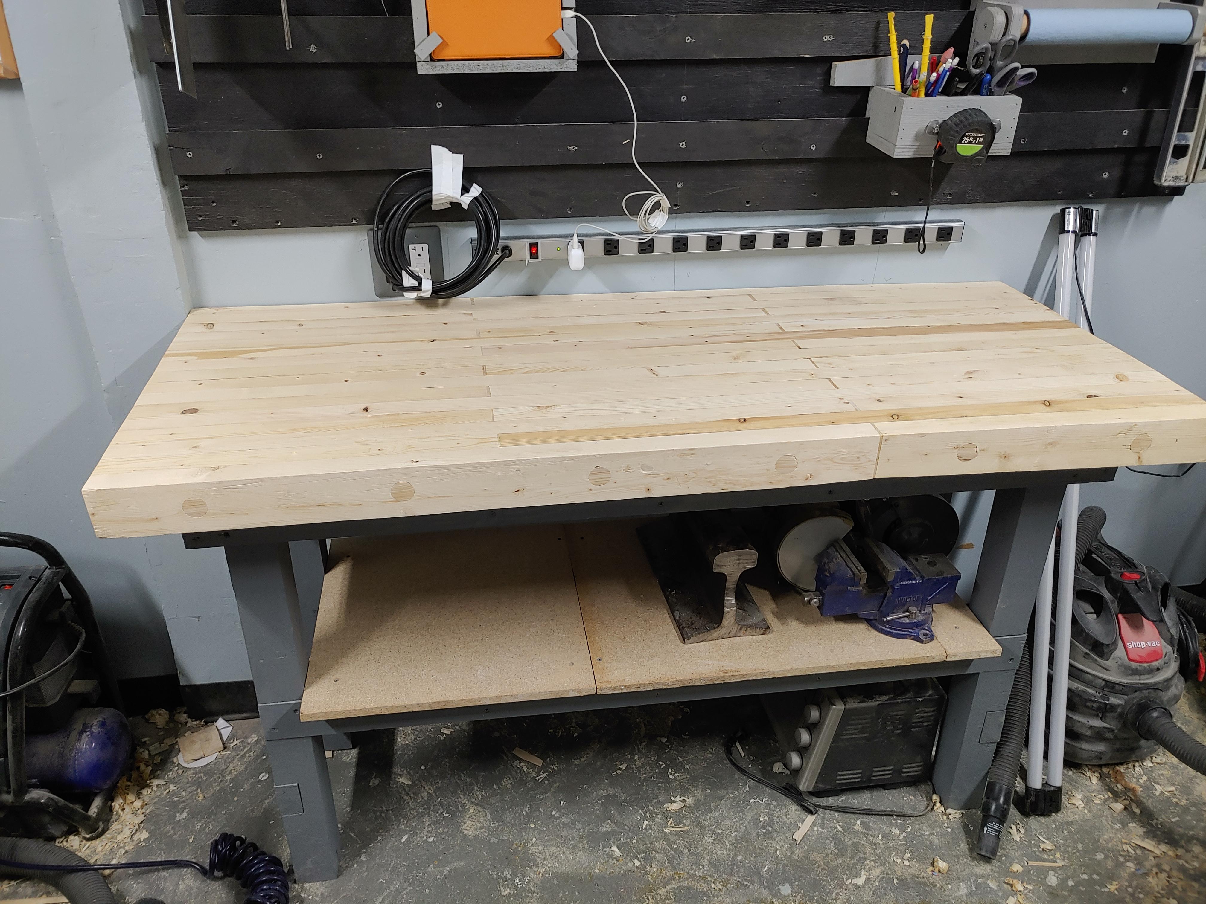 Finally finished my 2x4 Workbench r/BeginnerWoodWorking