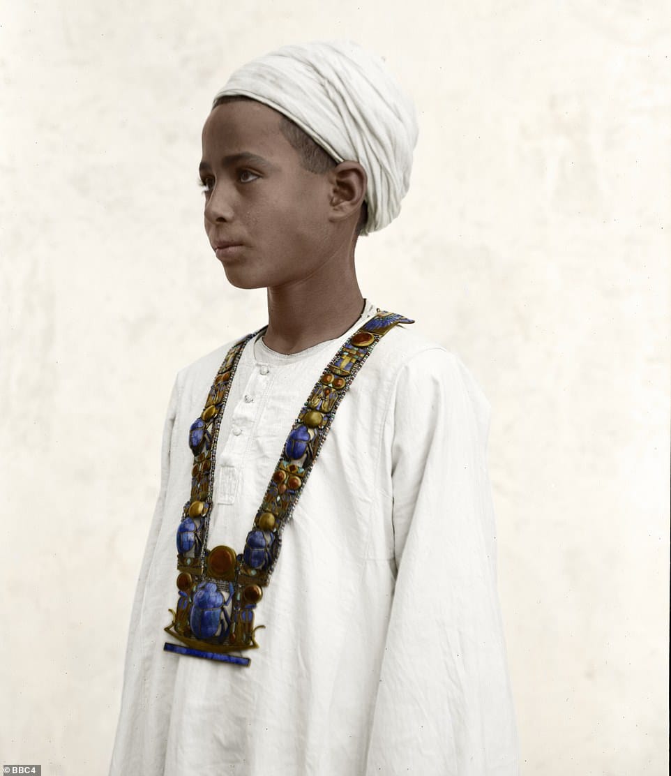Picture of Egyptian boy water boy, Hussein Abdel Rasoul, who discovered
