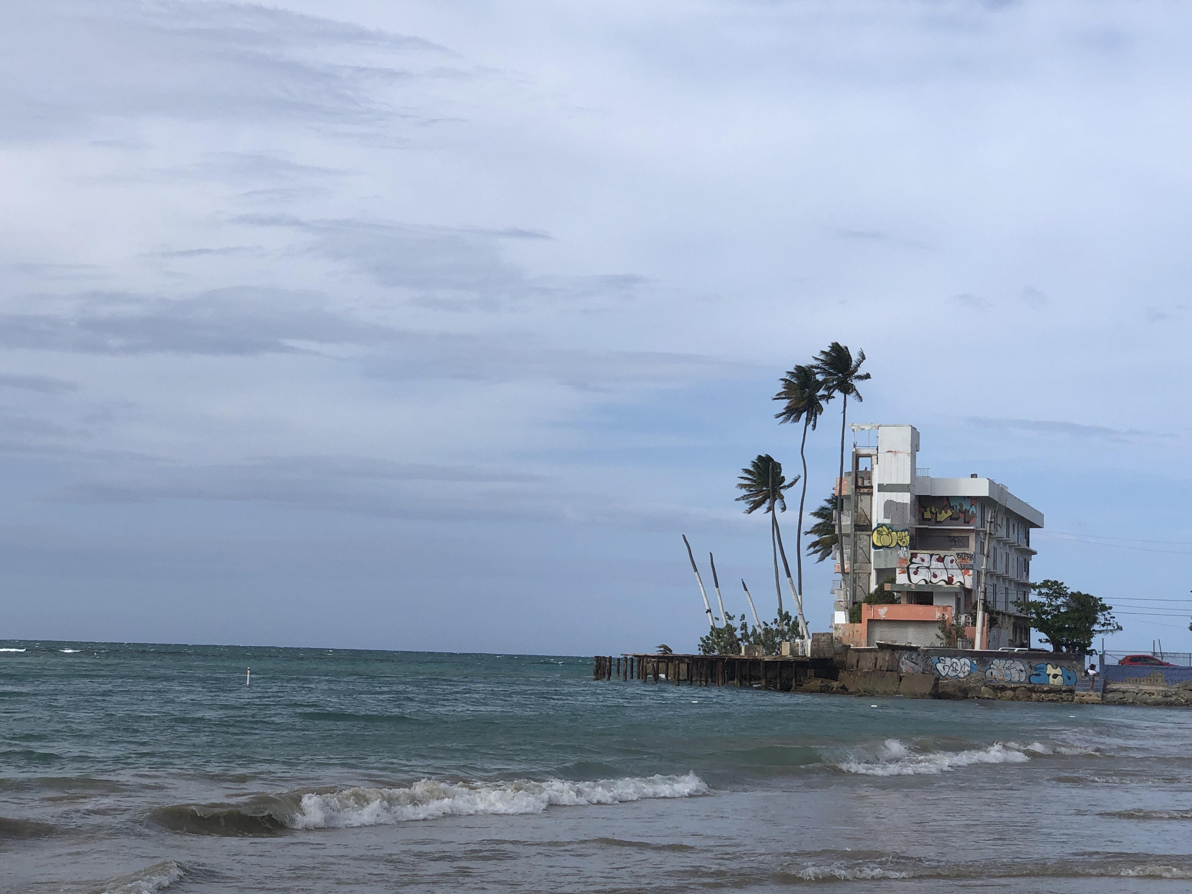 Abandoned in Puerto Rico r/AbandonedPorn