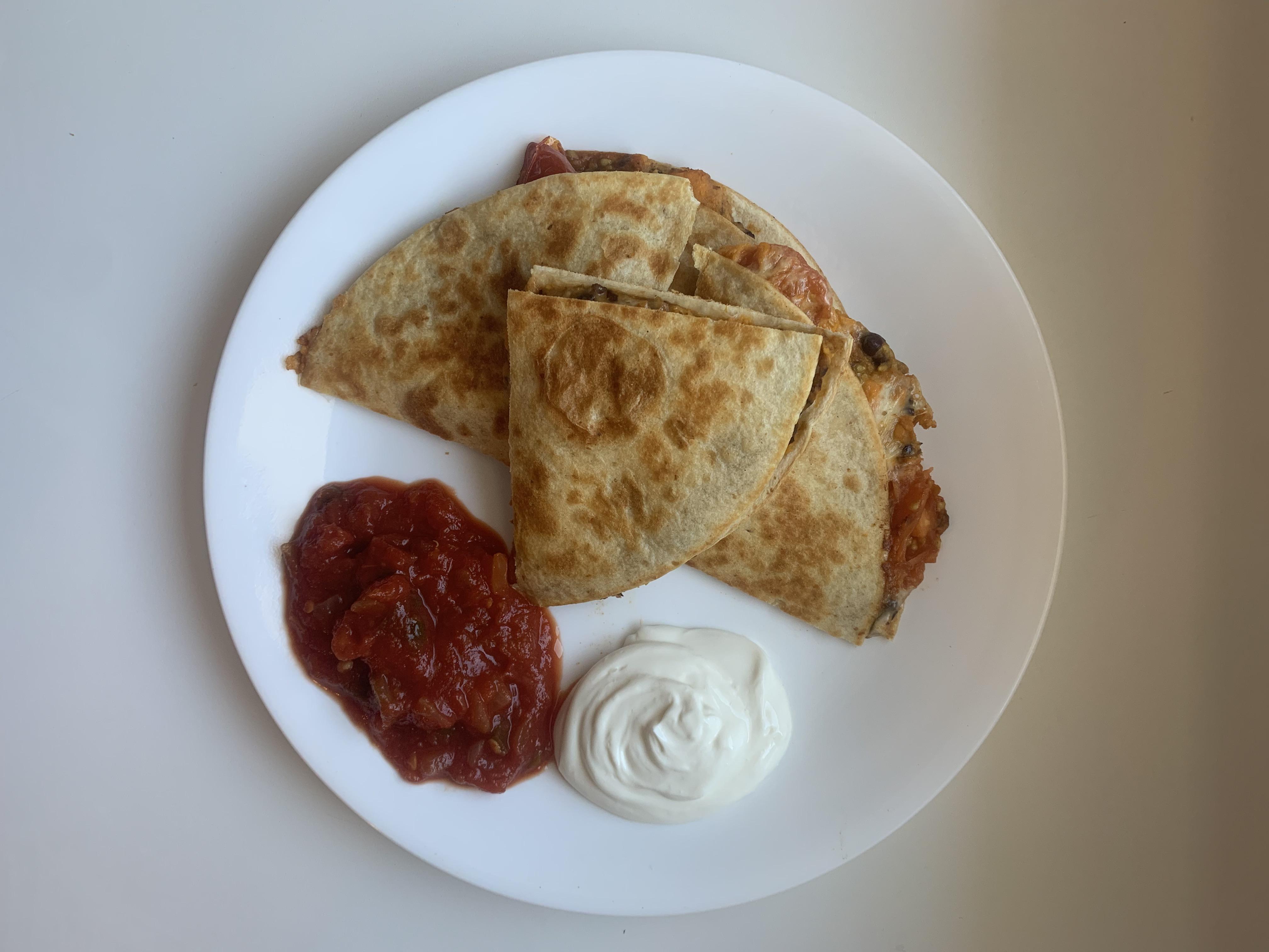 Sweet potato and black bean quesadillas! 500 calorie amazing lunch r