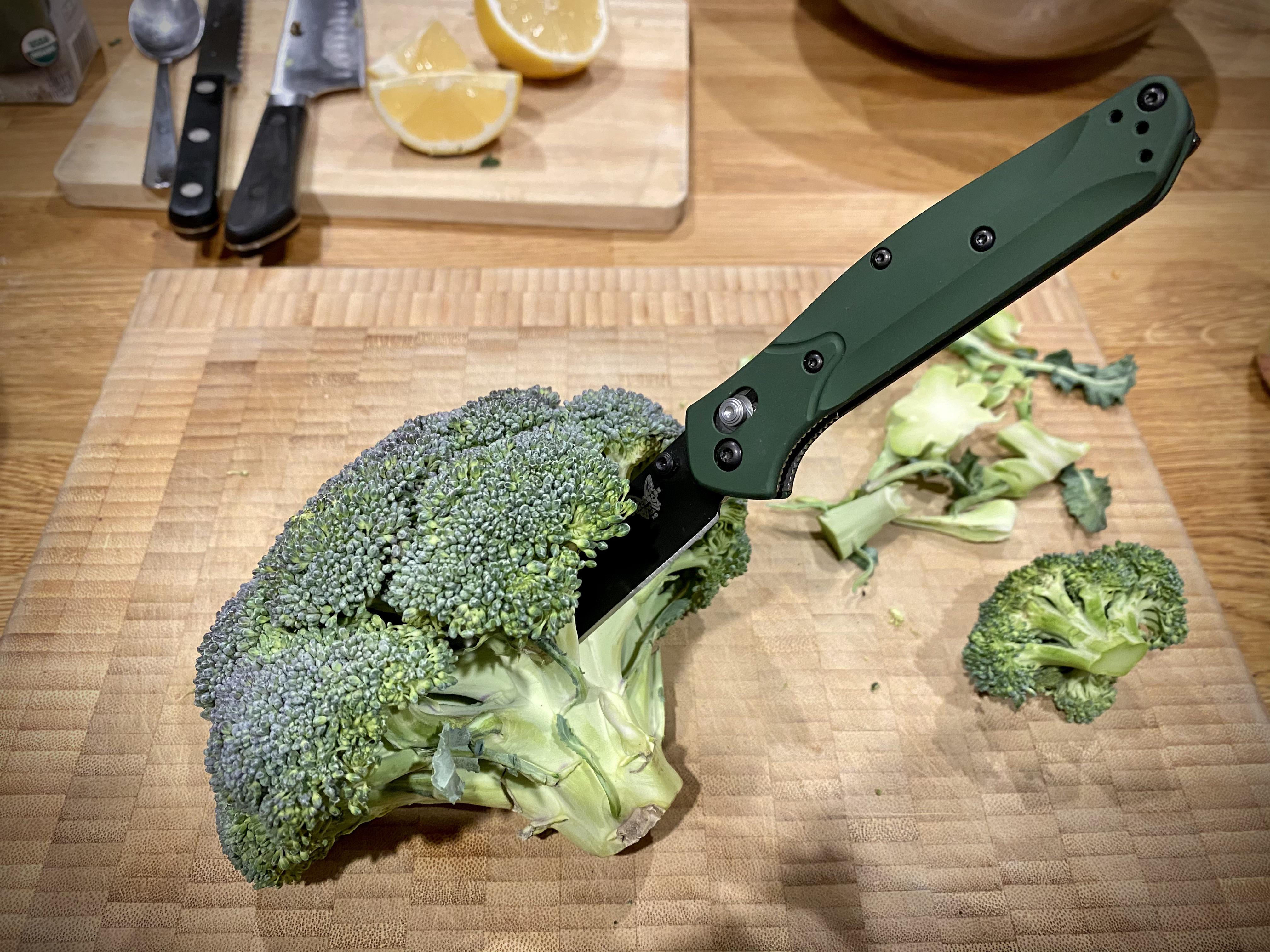 The Benchmade 940 is the best broccoli knife. r/EDC